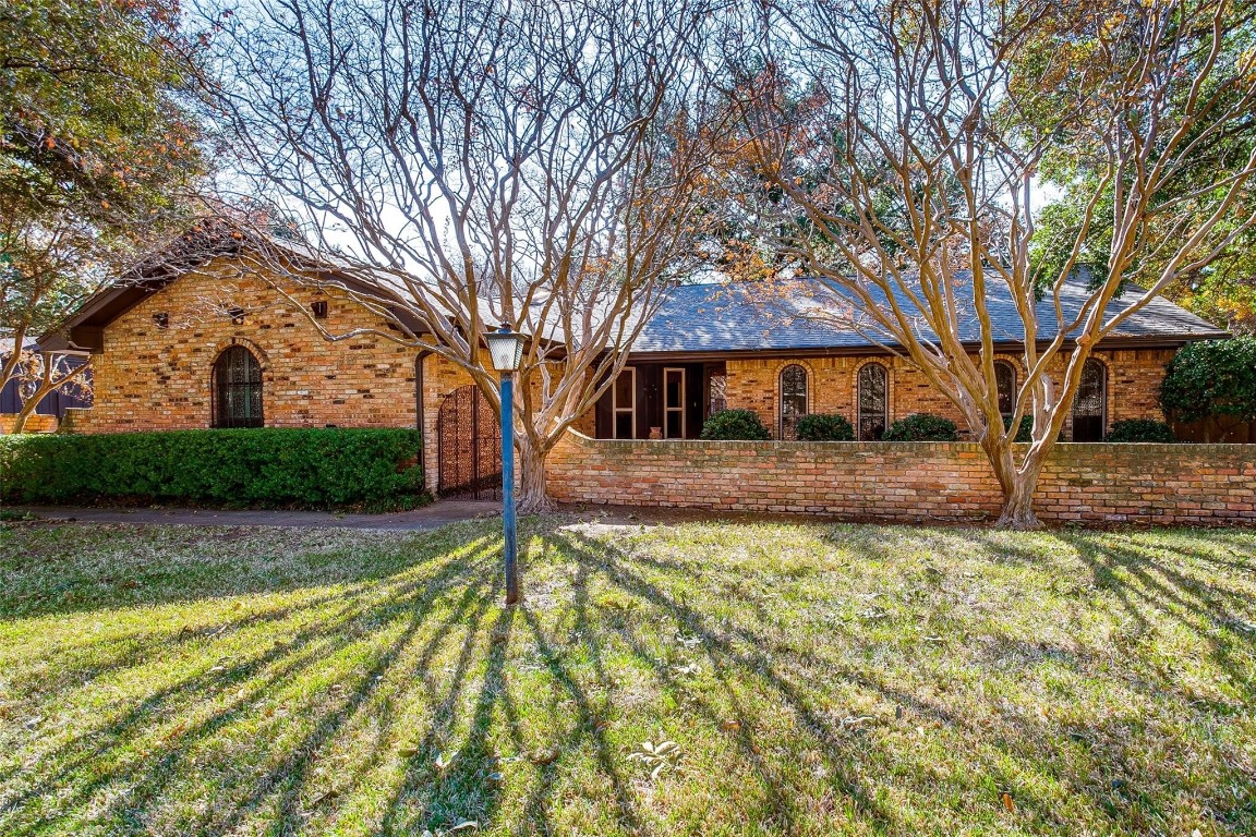 2521 Locksley Drive Grand Prairie TX 75050