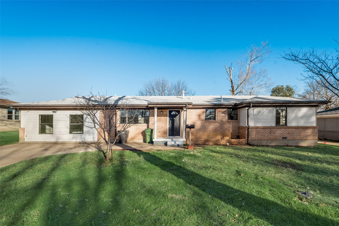 852 Dora Street Bedford TX 76022