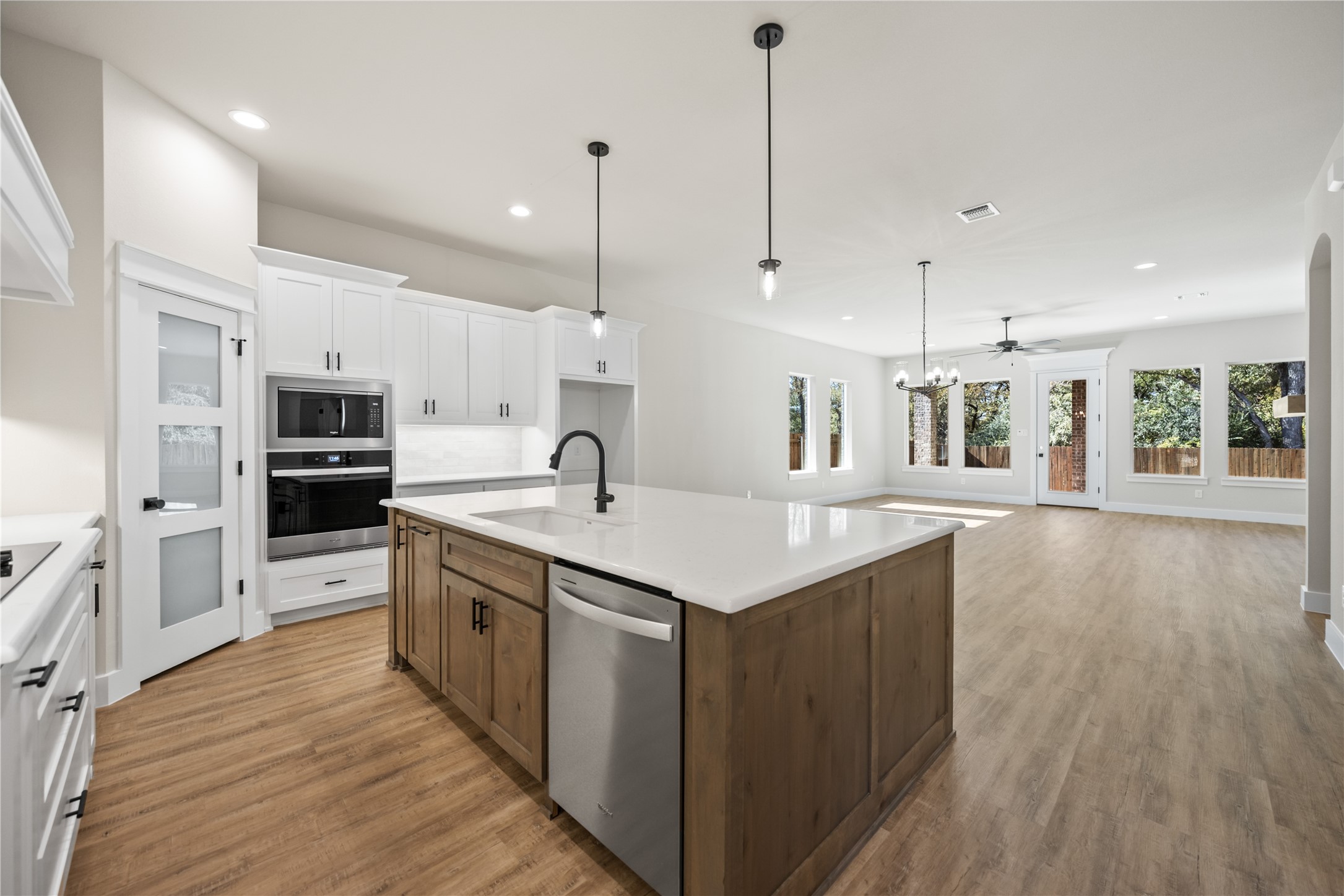 903 Boston Lane River Oaks TX 76114