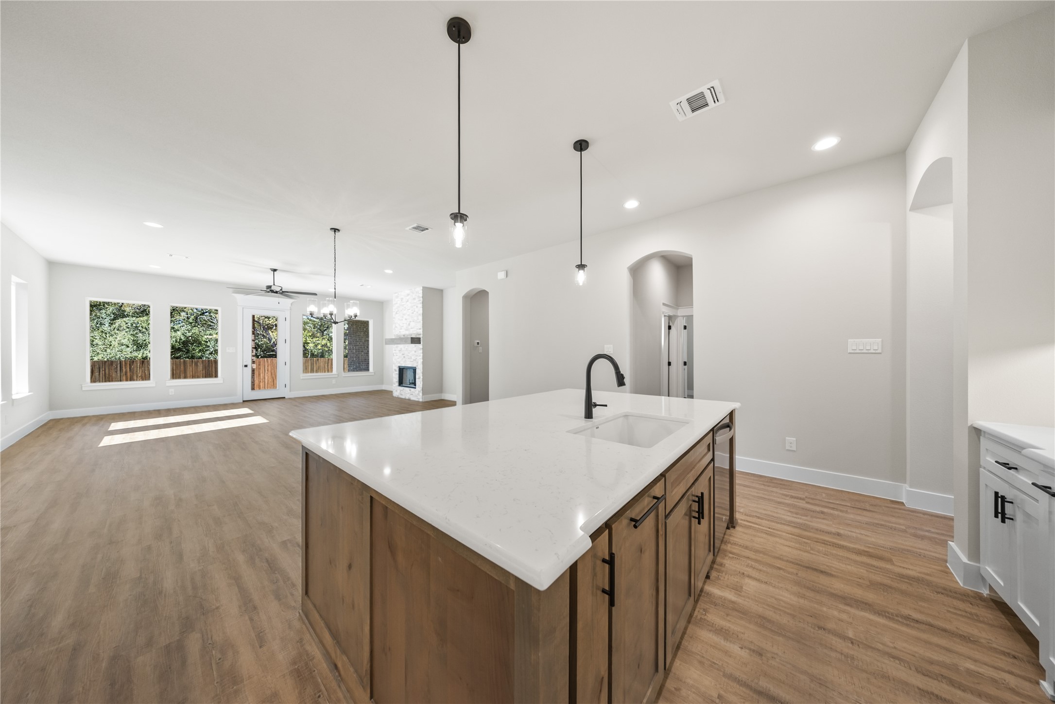903 Boston Lane River Oaks TX 76114