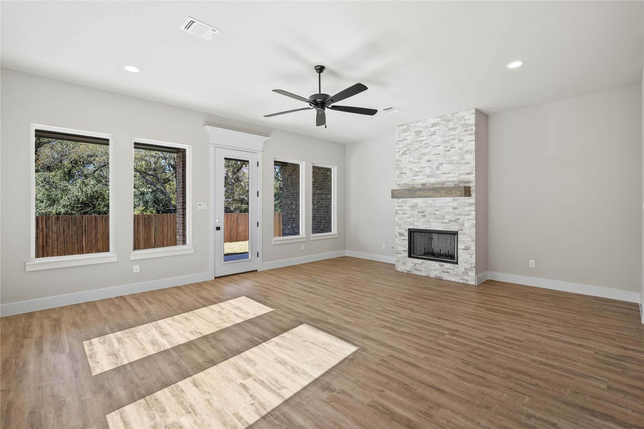 903 Boston Lane River Oaks TX 76114