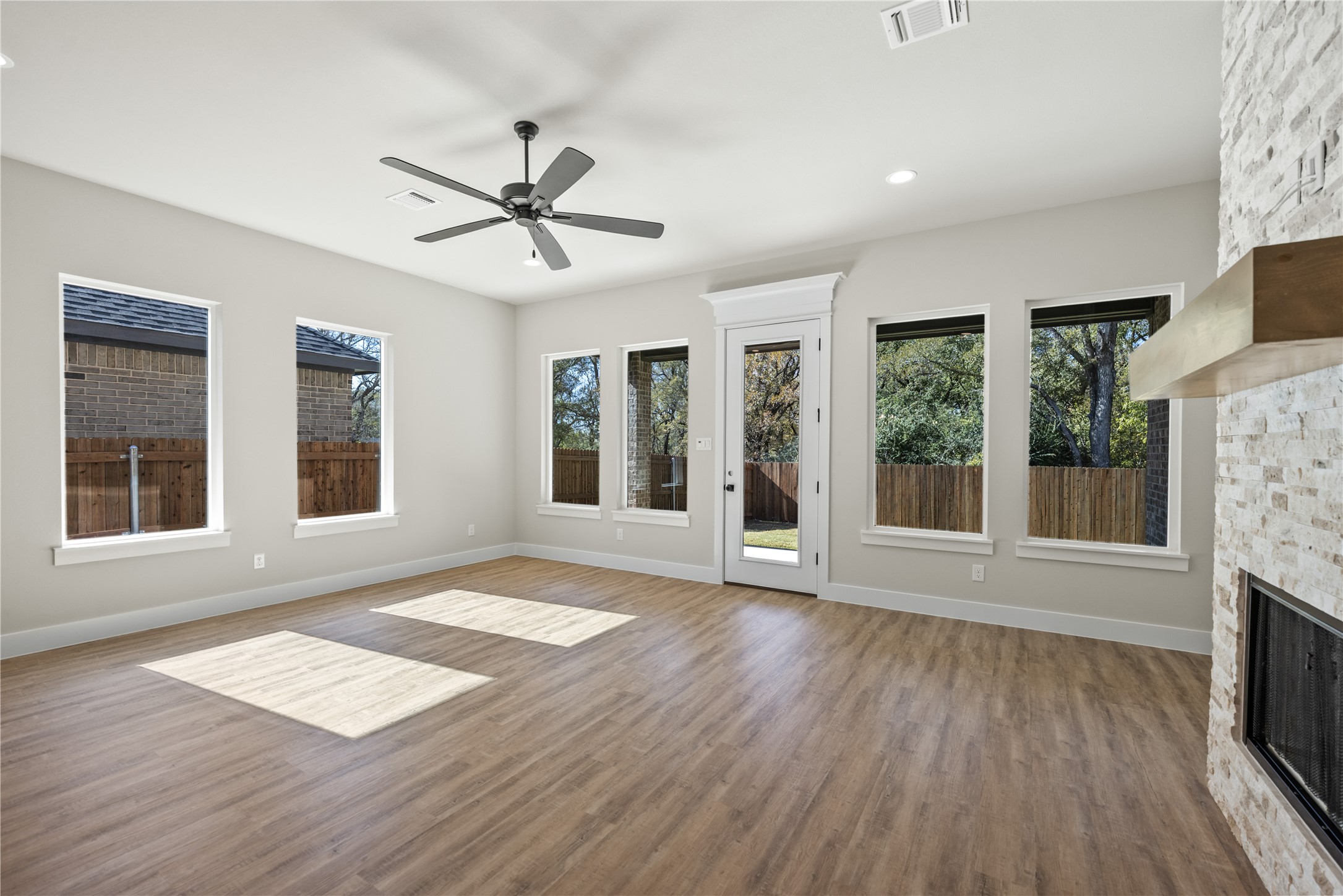 903 Boston Lane River Oaks TX 76114
