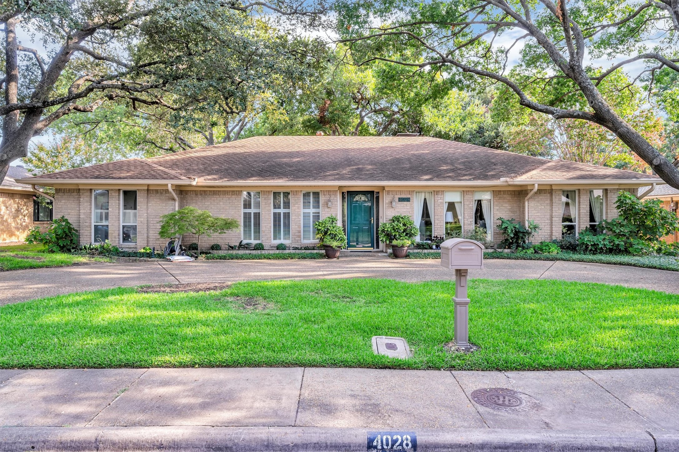 4028 Candlenut Lane Dallas TX 75244
