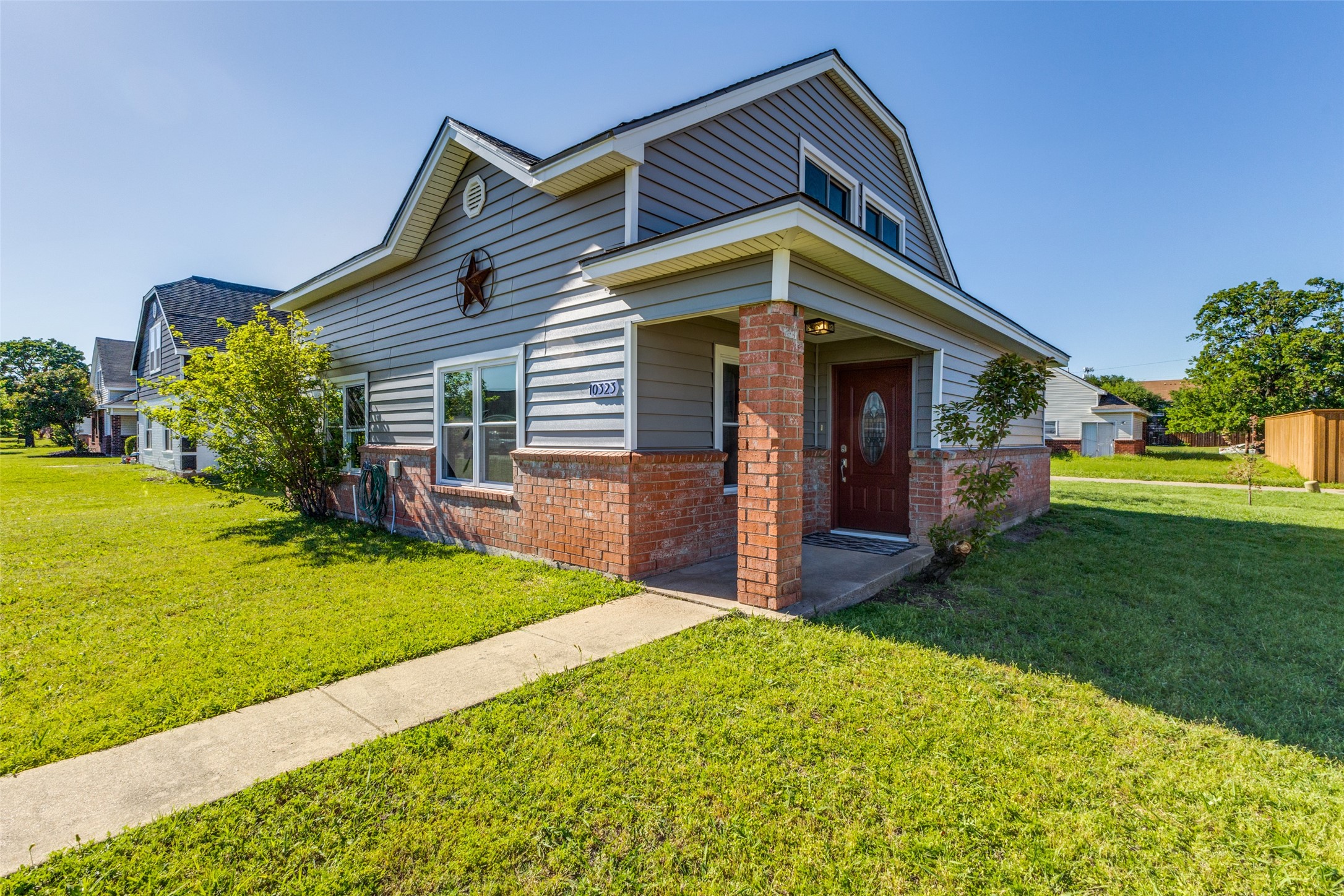 10323 Glen Vista Drive Dallas TX 75217