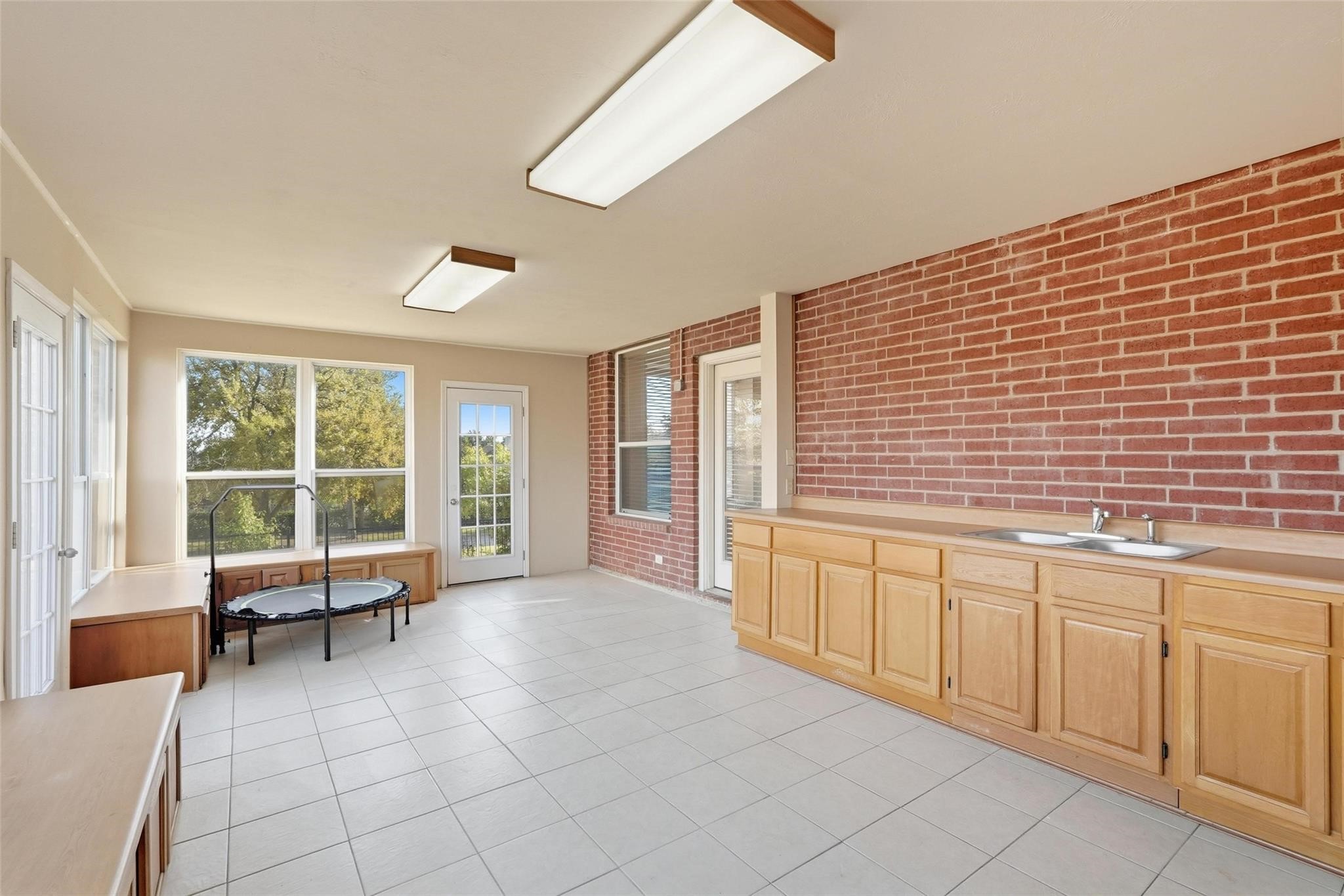 1401 Springside Drive Garland TX 75043