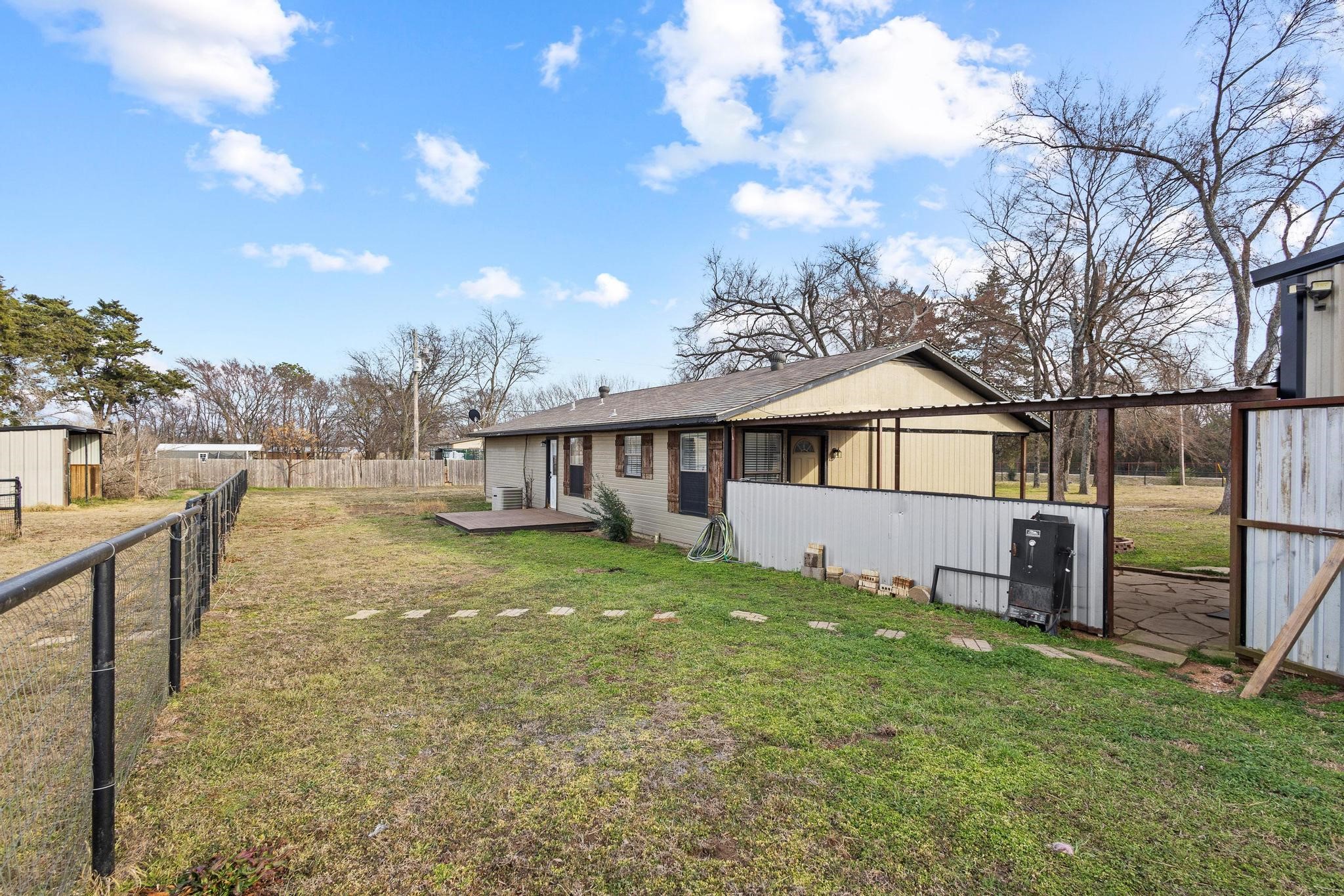 1223 Yowell Road Whitesboro TX 76273