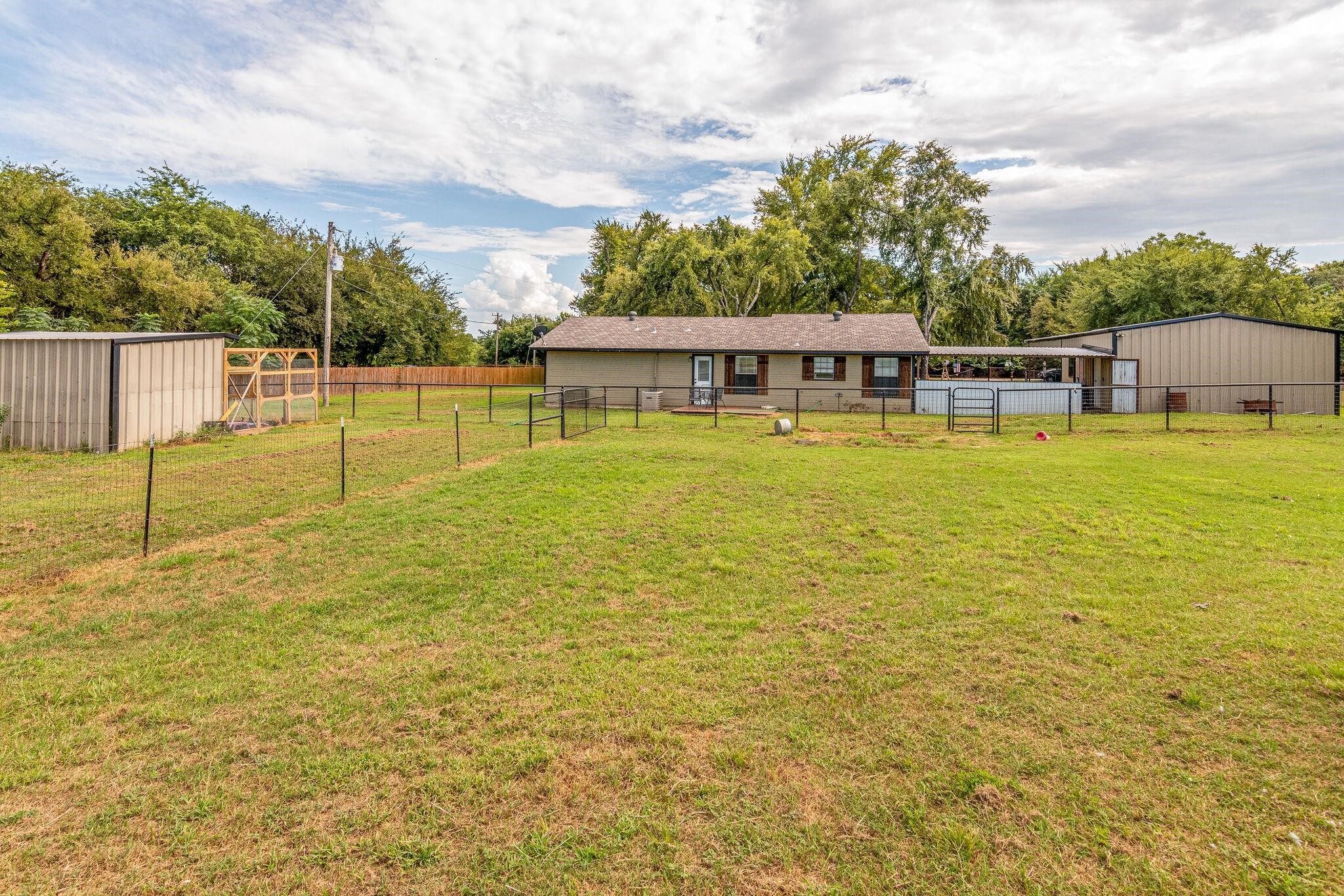 1223 Yowell Road Whitesboro TX 76273