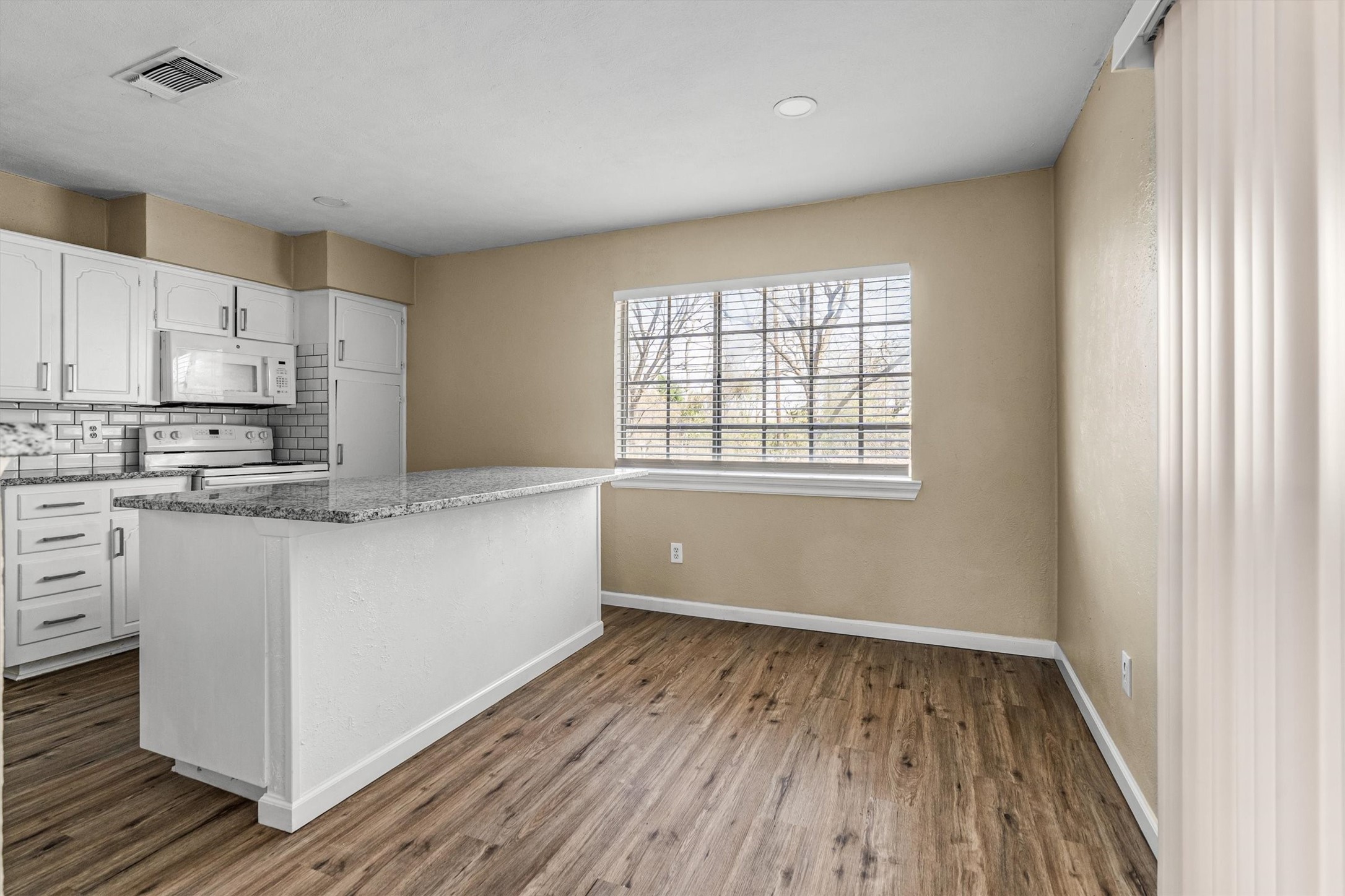 2624 Woodlawn Drive Ennis TX 75119