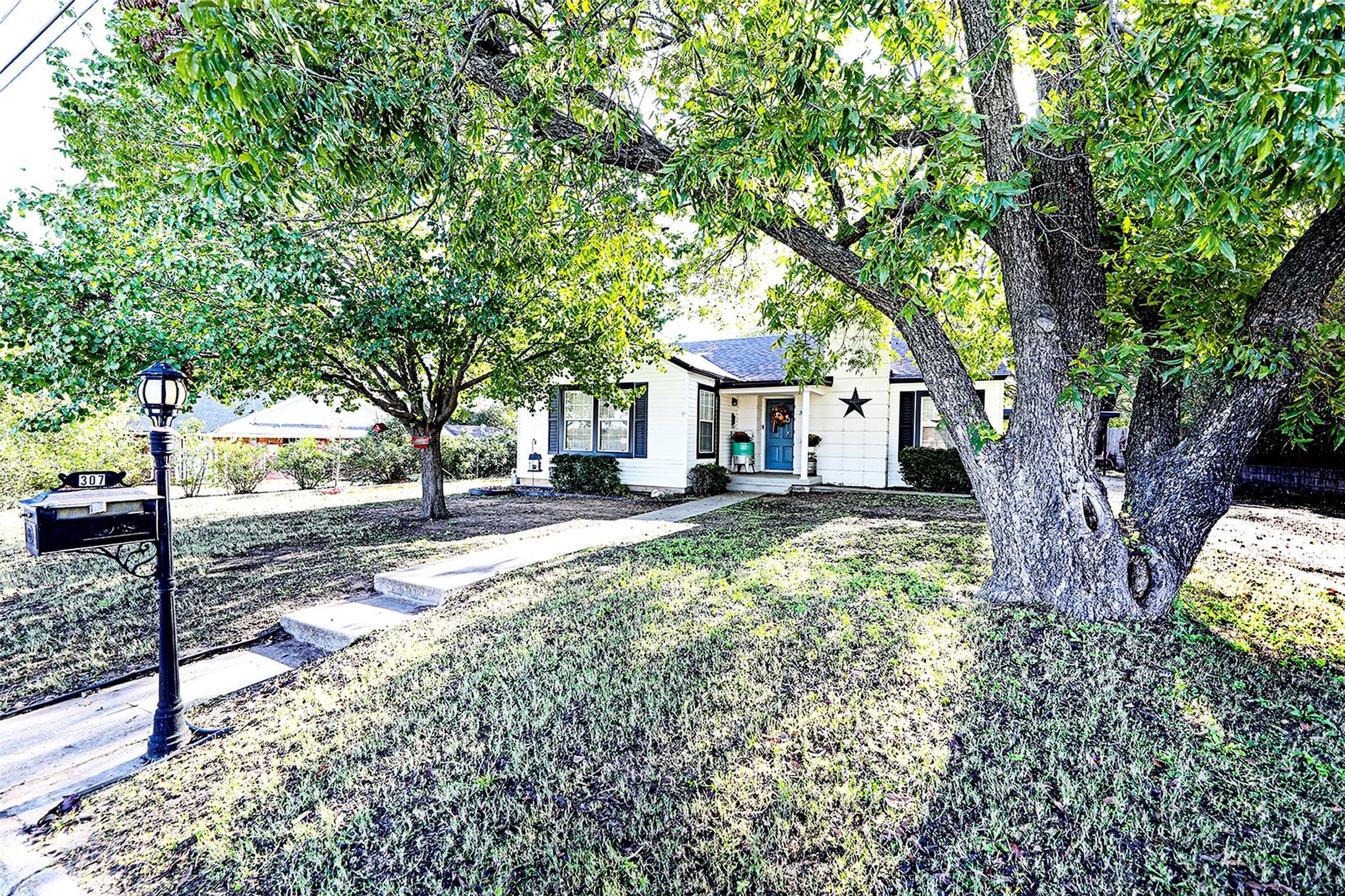 307 Rock Street Bowie TX 76230