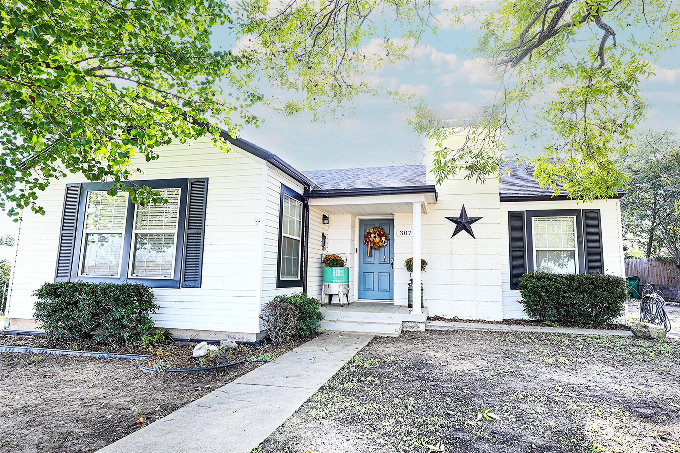 307 Rock Street Bowie TX 76230