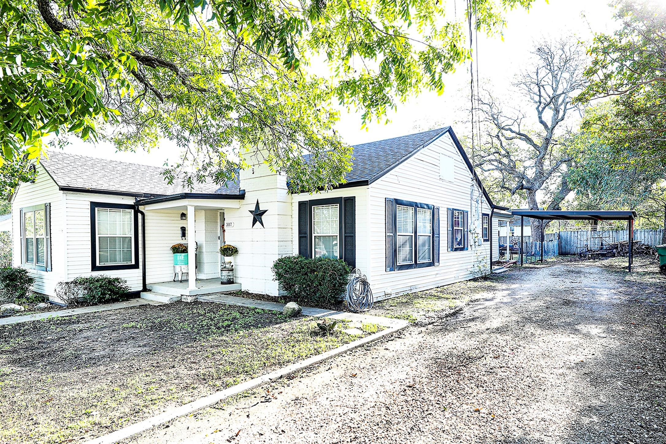 307 Rock Street Bowie TX 76230