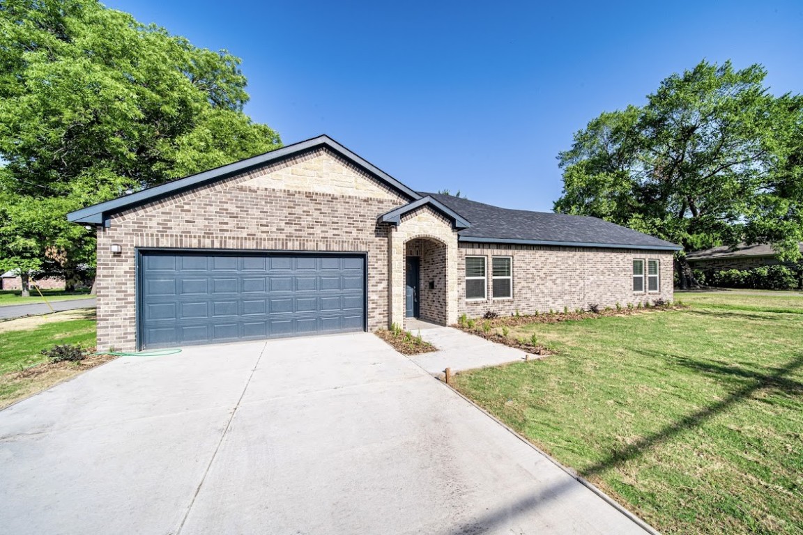 1006 S Jefferson Street Kaufman TX 75142