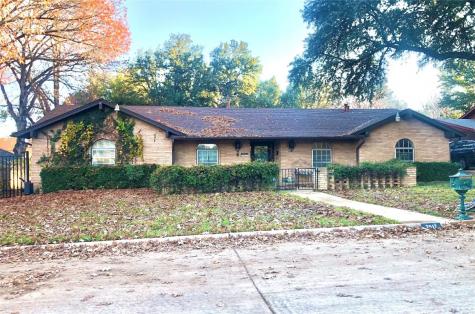 2517 Locksley Drive Grand Prairie TX 75050