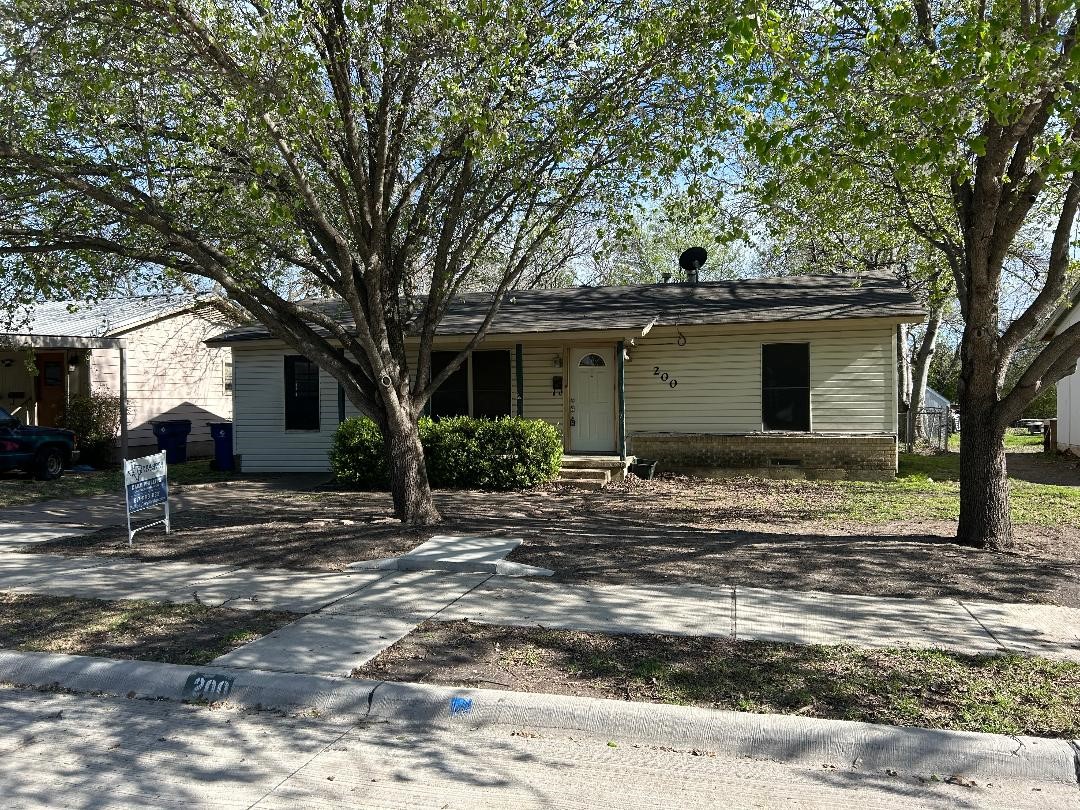 200 Cumberland Road Waxahachie TX 75165
