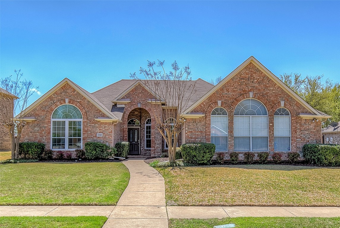 1910 Walnut Hill Drive Rowlett TX 75088
