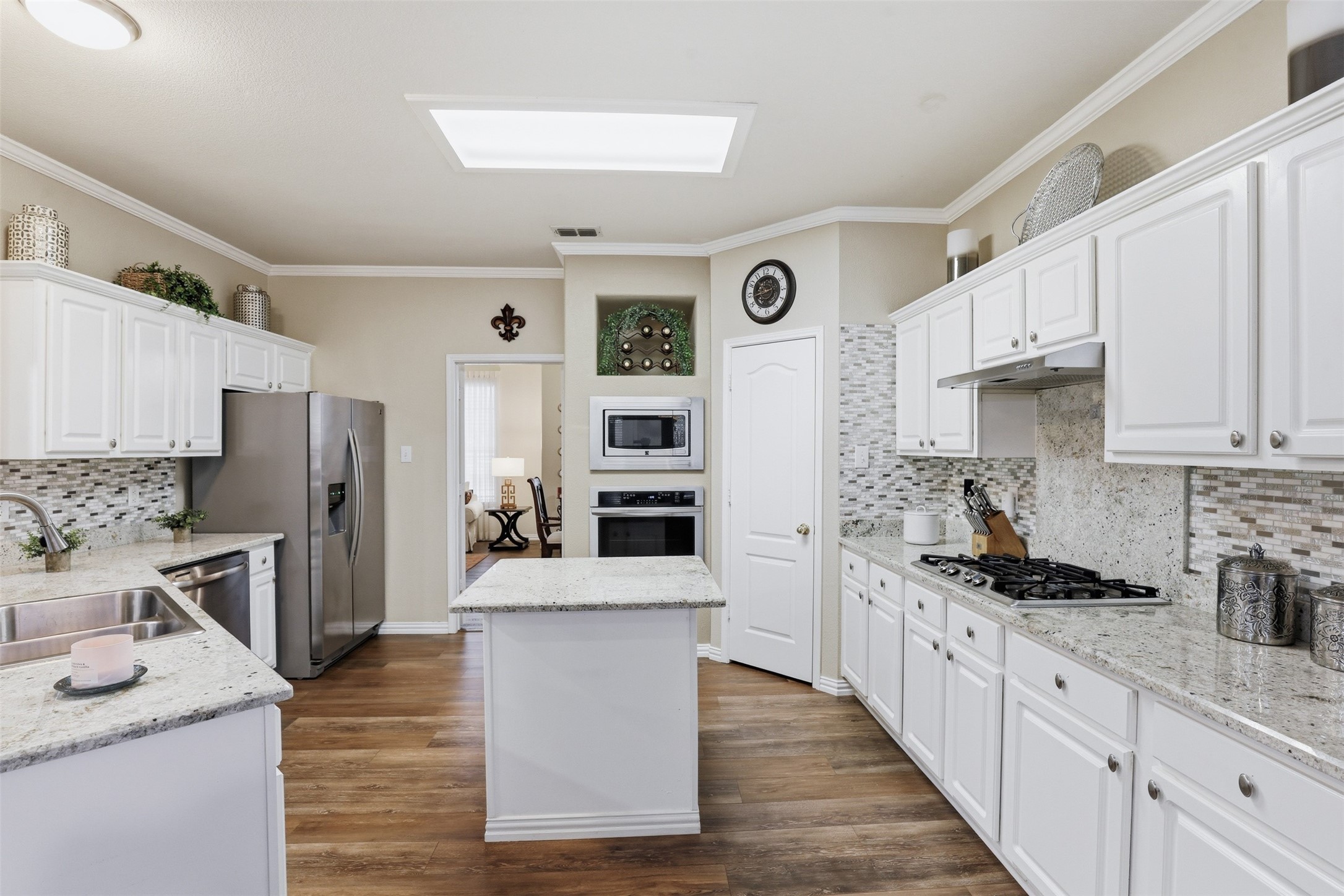 2810 Hammond Drive Grand Prairie TX 75052