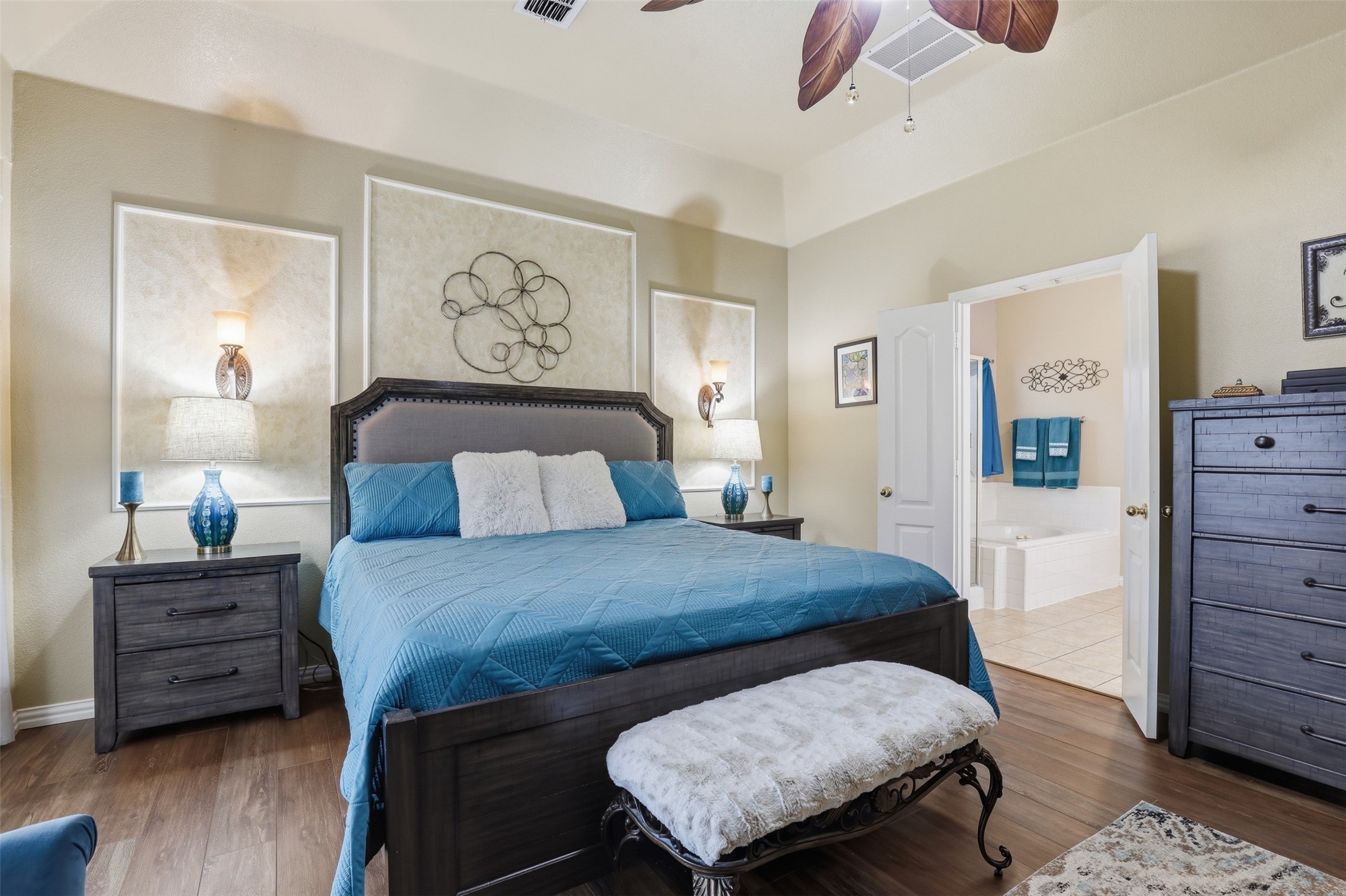2810 Hammond Drive Grand Prairie TX 75052