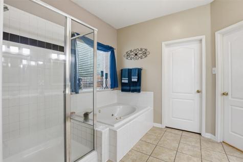 2810 Hammond Drive Grand Prairie TX 75052