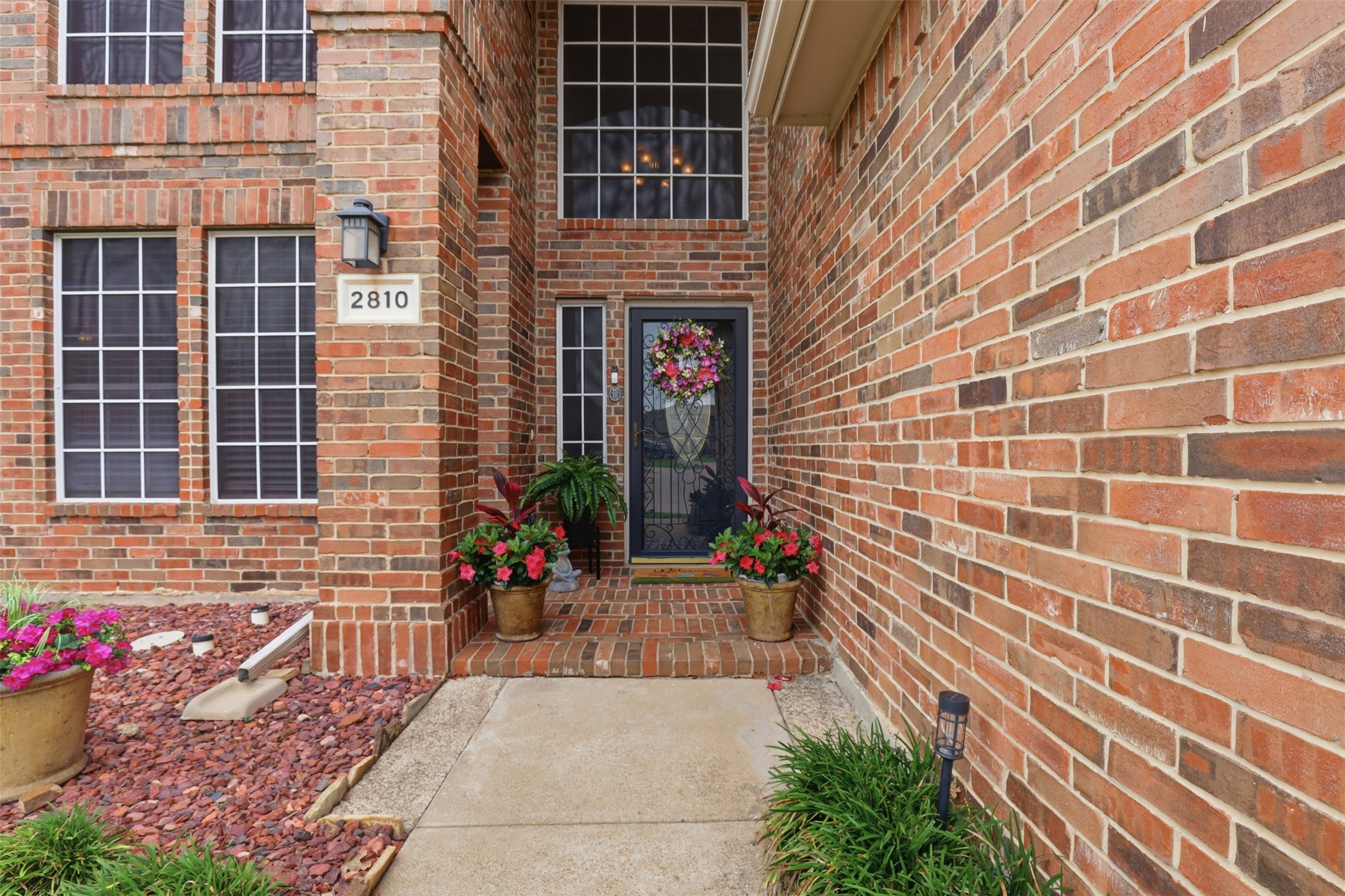 2810 Hammond Drive Grand Prairie TX 75052