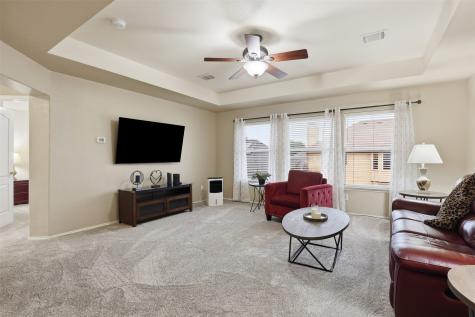 2810 Hammond Drive Grand Prairie TX 75052