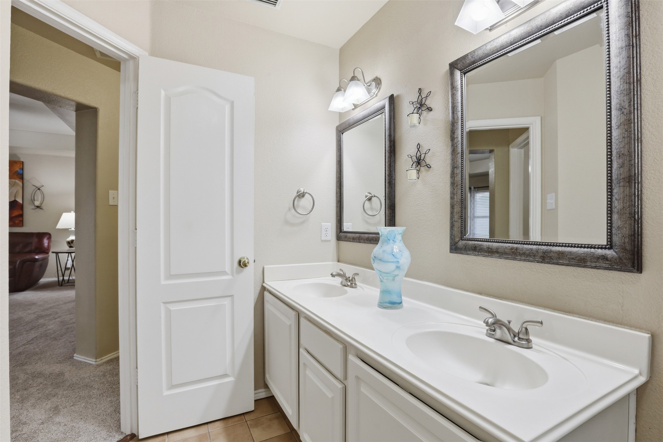 2810 Hammond Drive Grand Prairie TX 75052
