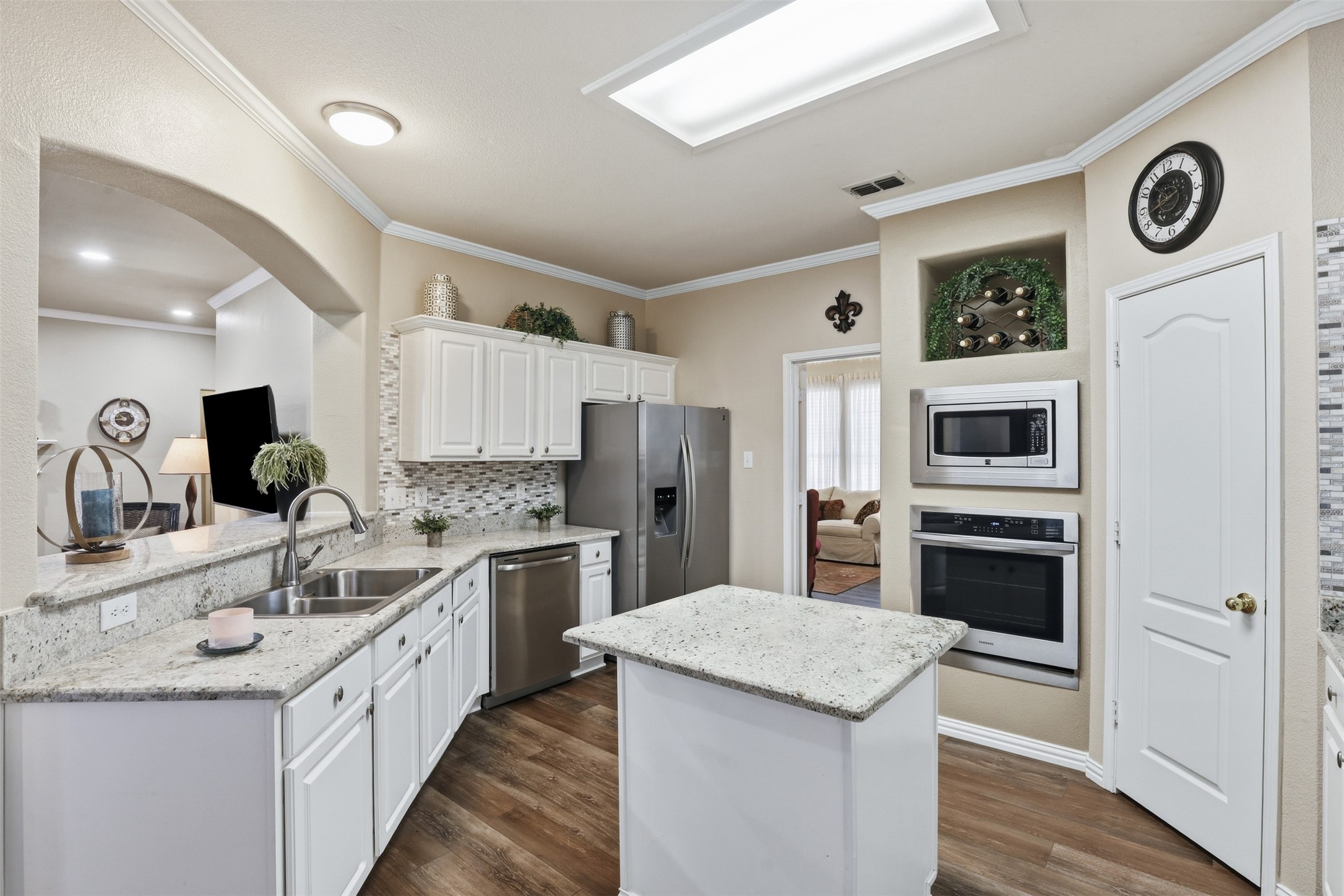 2810 Hammond Drive Grand Prairie TX 75052