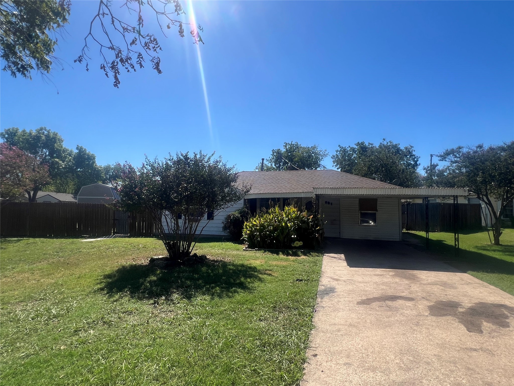 801 Cherokee Trace Grand Prairie TX 75051
