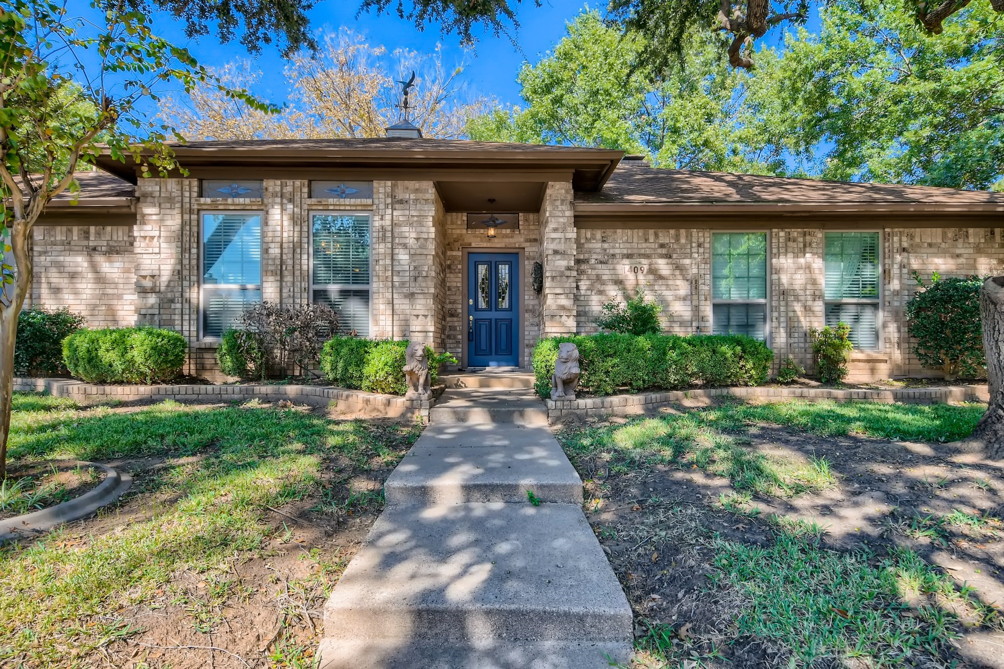 1409 Wedglea Court Bedford TX 76021