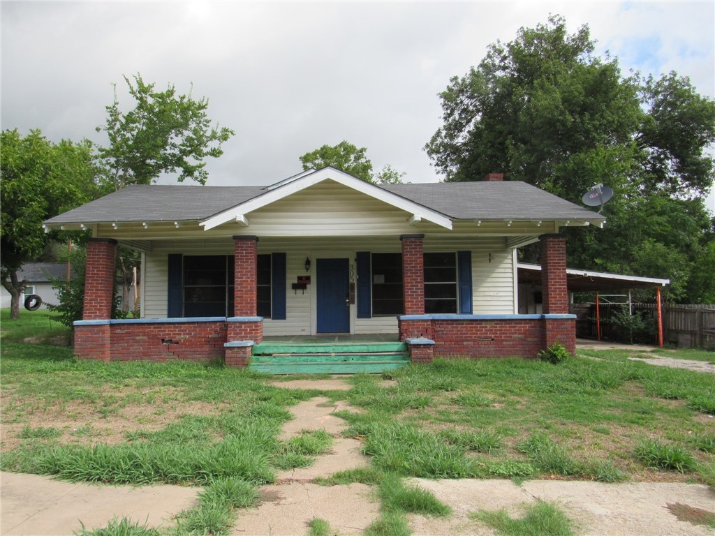 305 E Hunt Street Mexia TX 76667