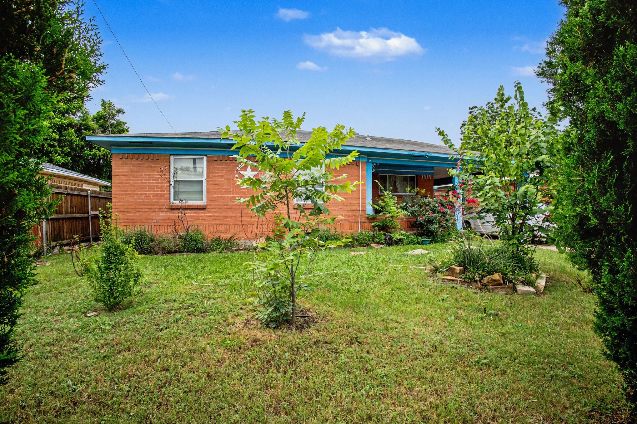 1919 Yucca Drive Dallas TX 75217