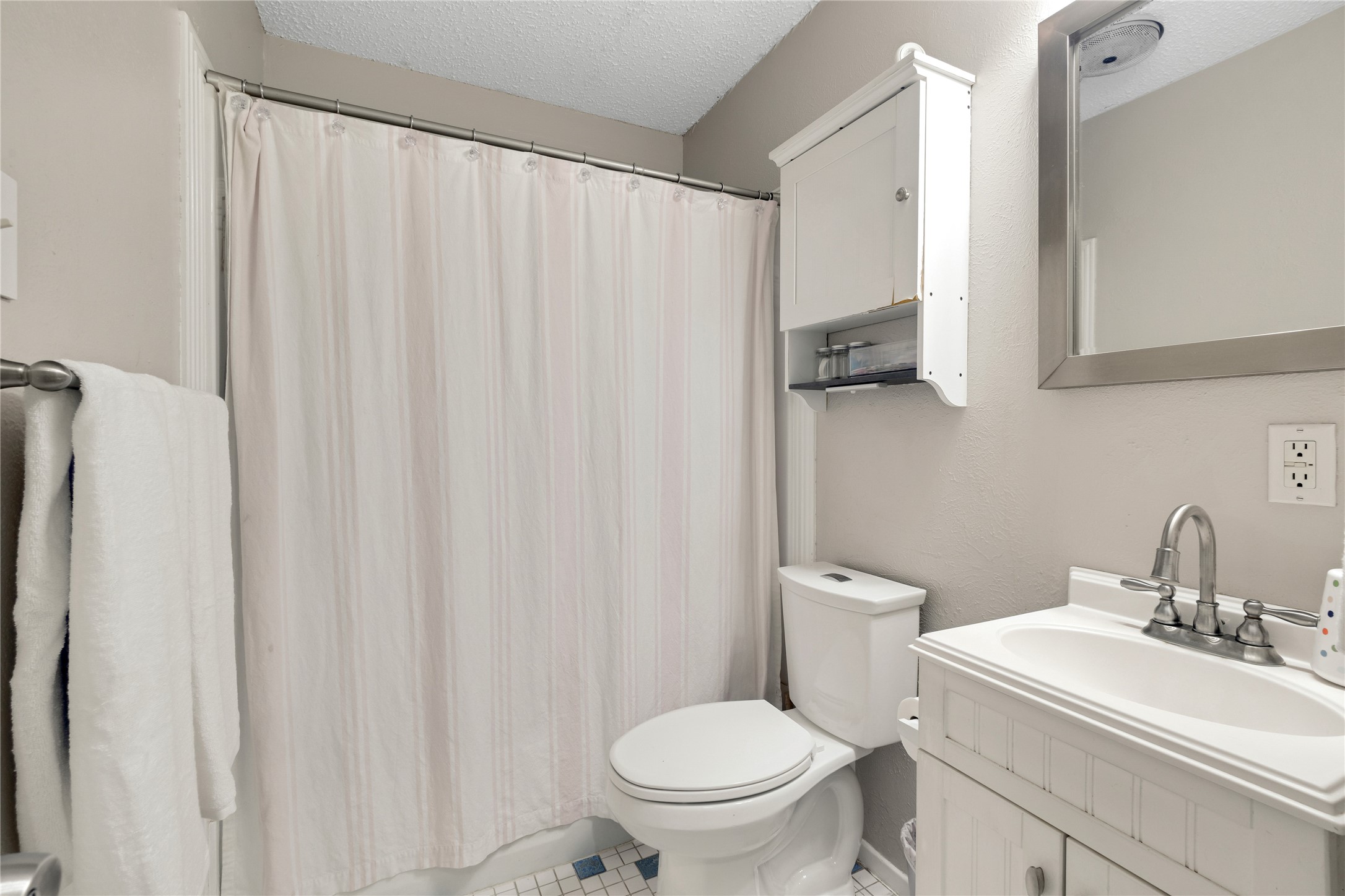 1912 Devonshire Court Arlington TX 76015