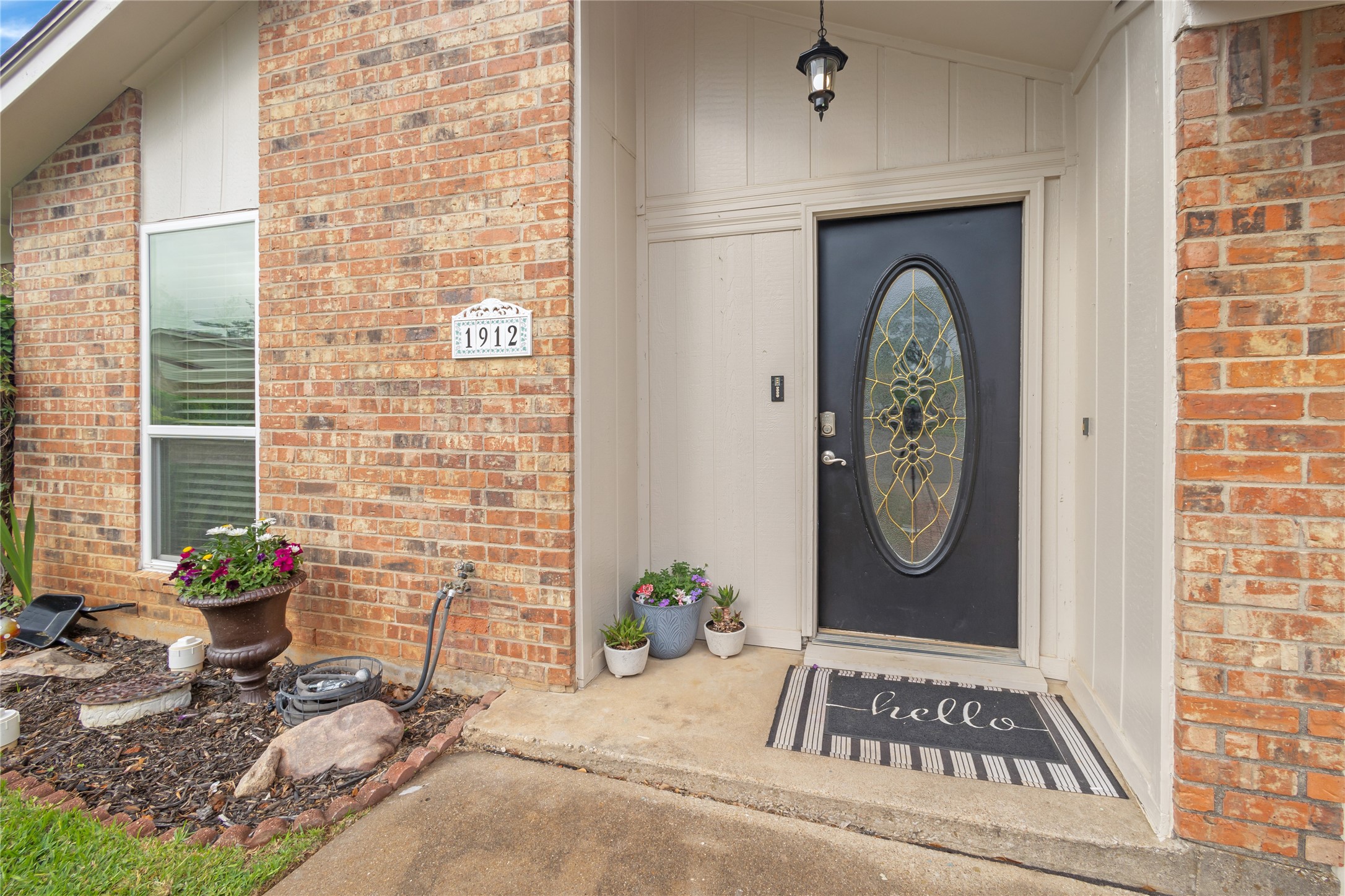 1912 Devonshire Court Arlington TX 76015
