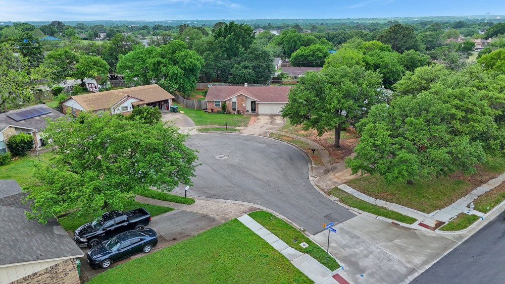 1912 Devonshire Court Arlington TX 76015