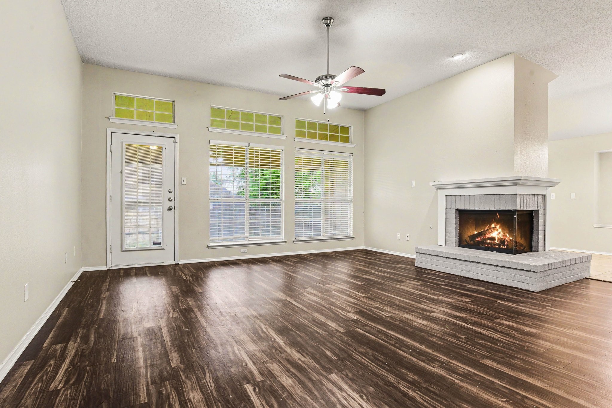 920 Felicia Lane Arlington TX 76017