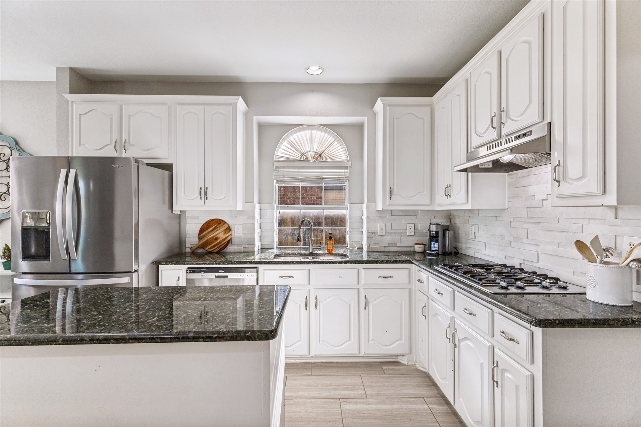 3713 Applesprings Drive Fort Worth TX 76244