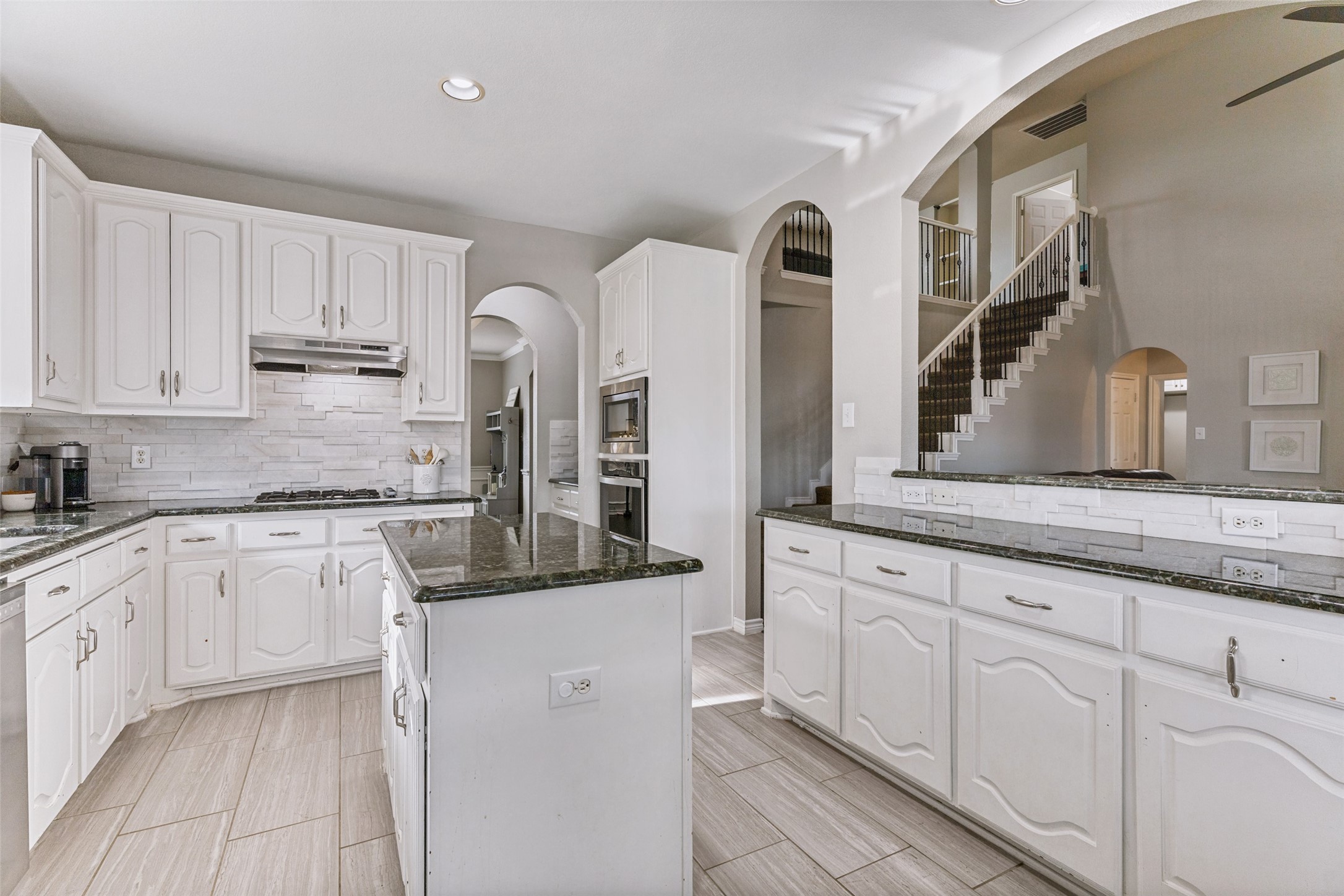 3713 Applesprings Drive Fort Worth TX 76244