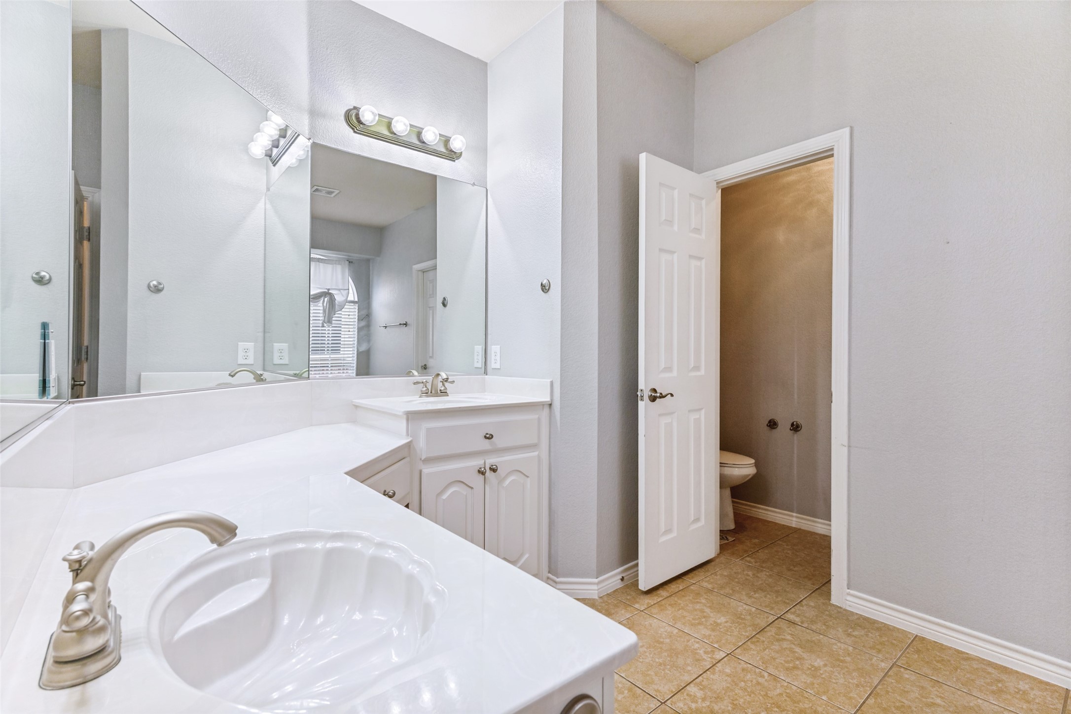 3713 Applesprings Drive Fort Worth TX 76244