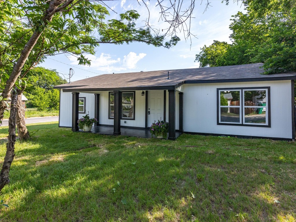 601 Hodge Street Bowie TX 76230
