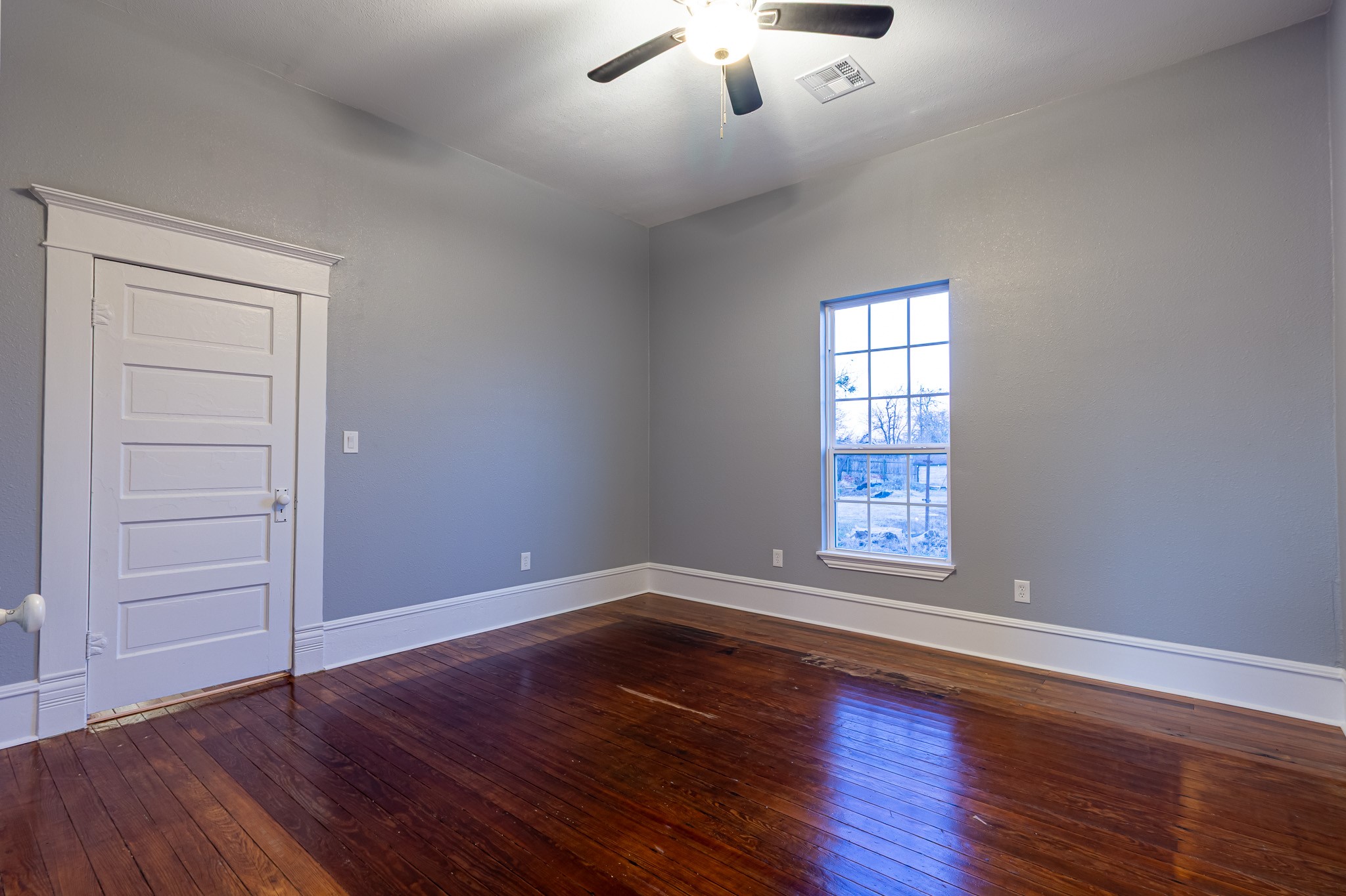 324 E Pace Street Frost TX 76641