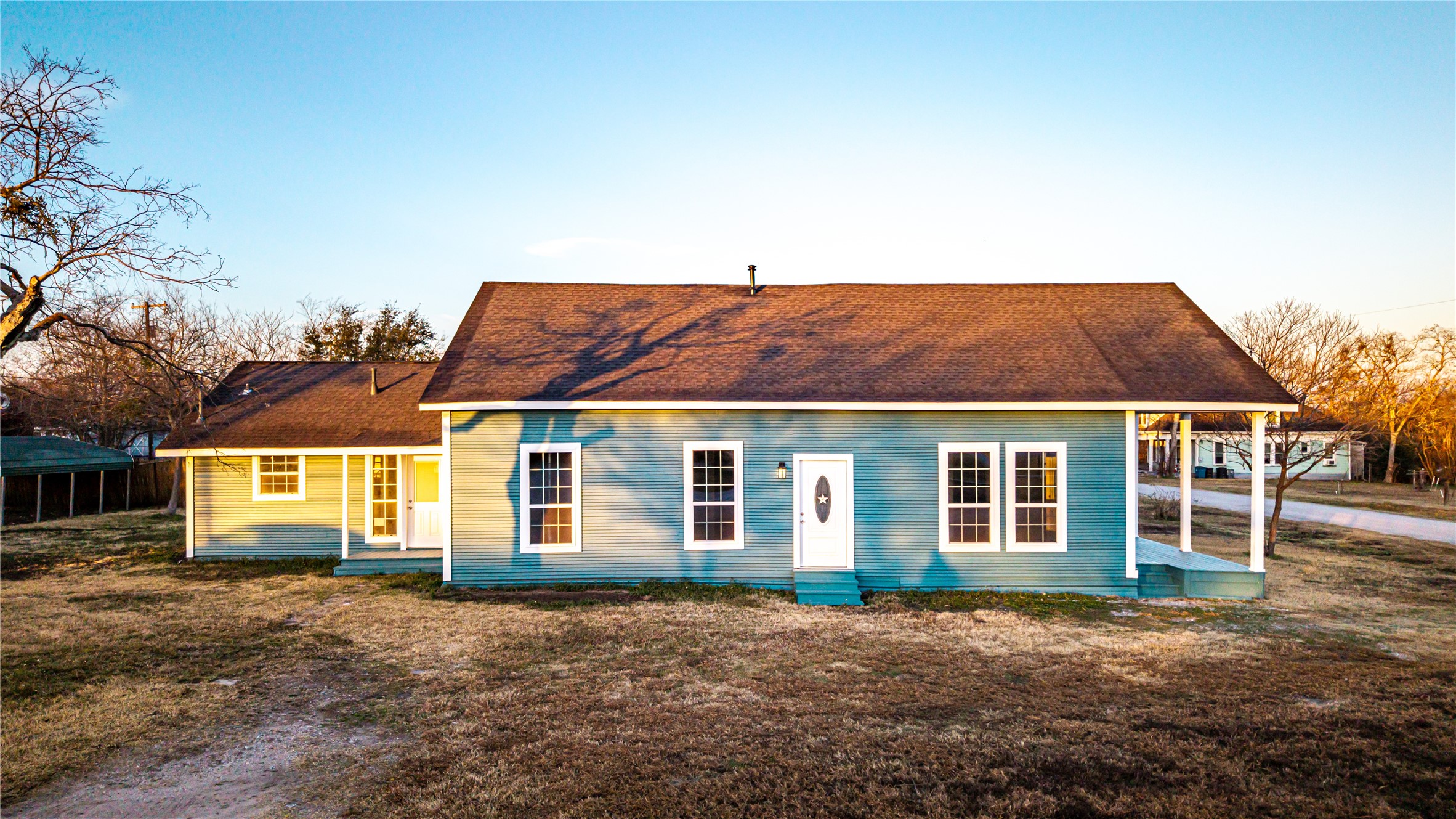 324 E Pace Street Frost TX 76641