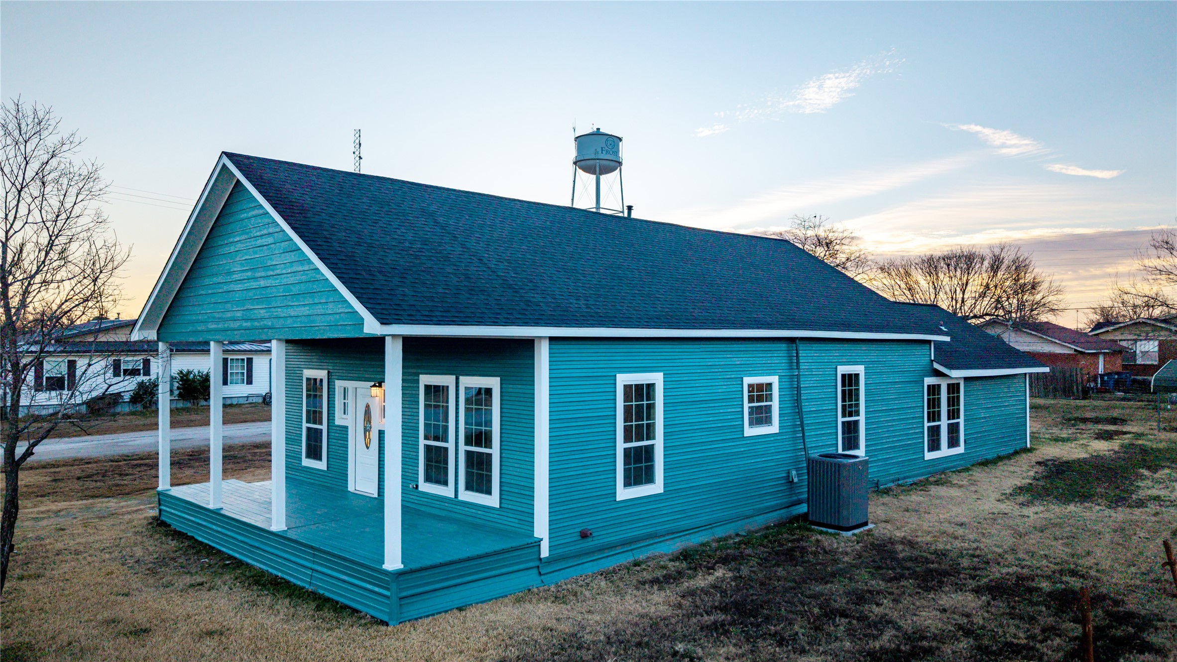 324 E Pace Street Frost TX 76641