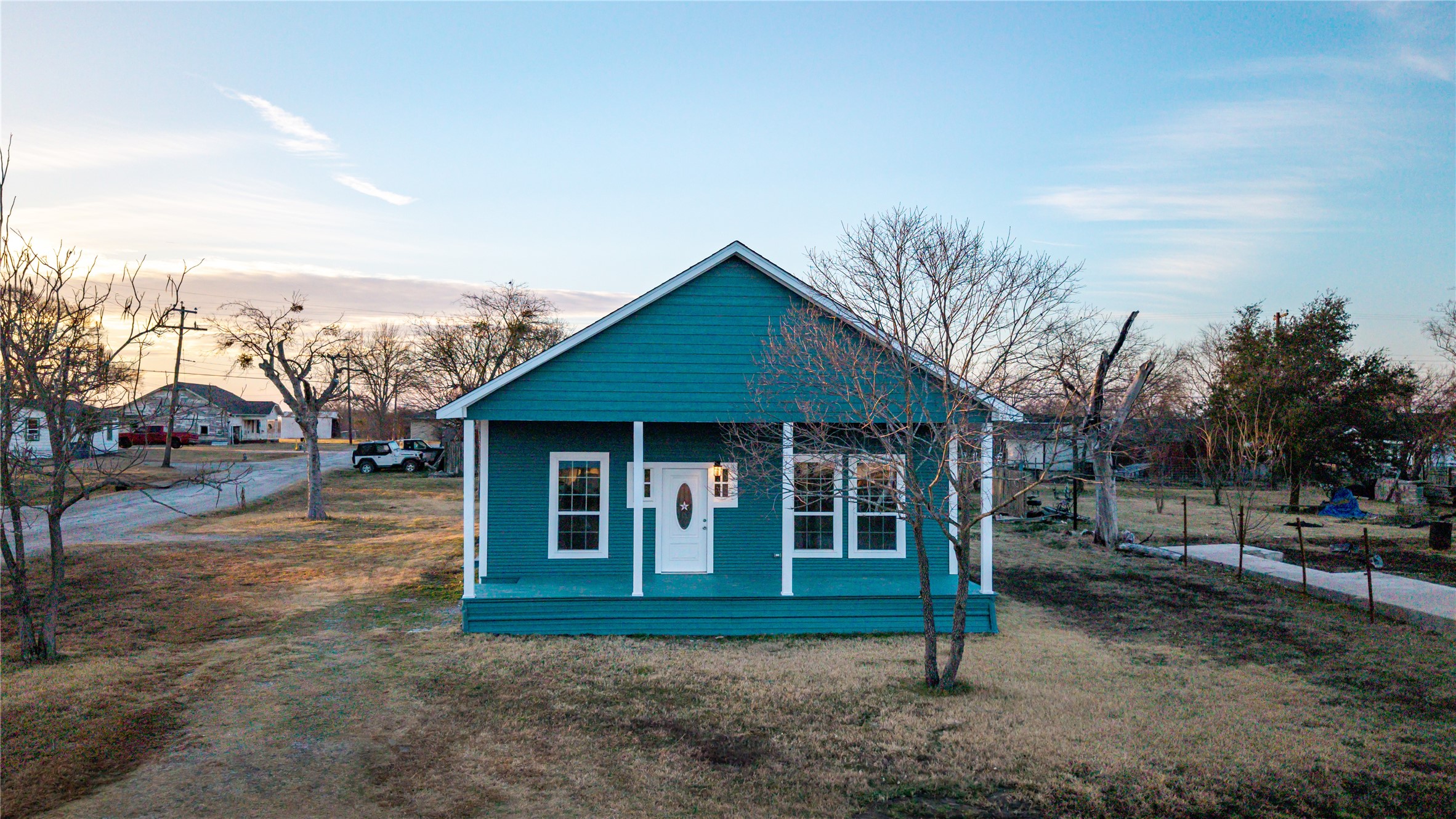 324 E Pace Street Frost TX 76641