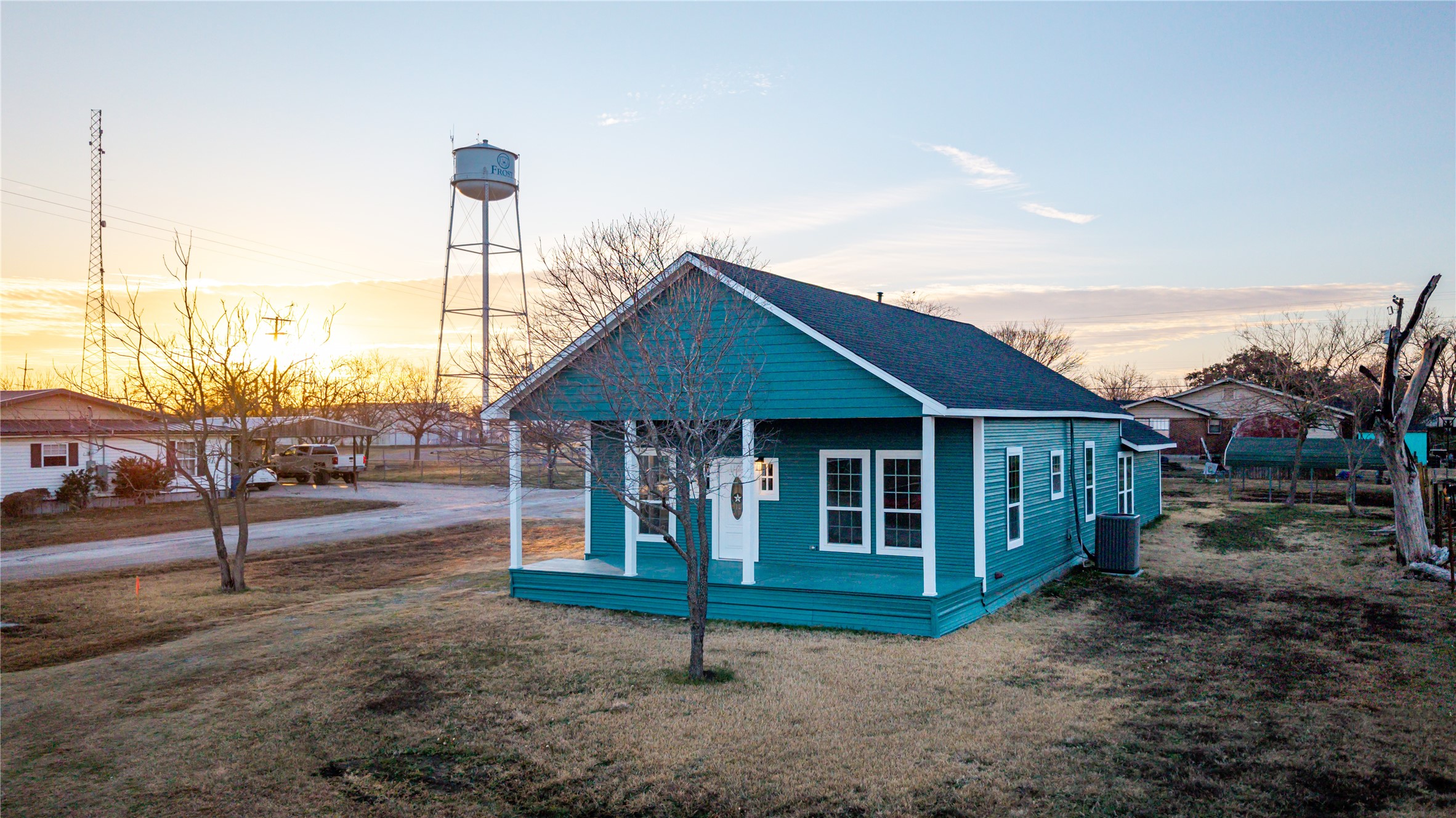 324 E Pace Street Frost TX 76641