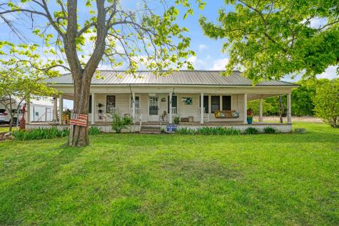 25099 Farm Road 137 Petty TX 75470