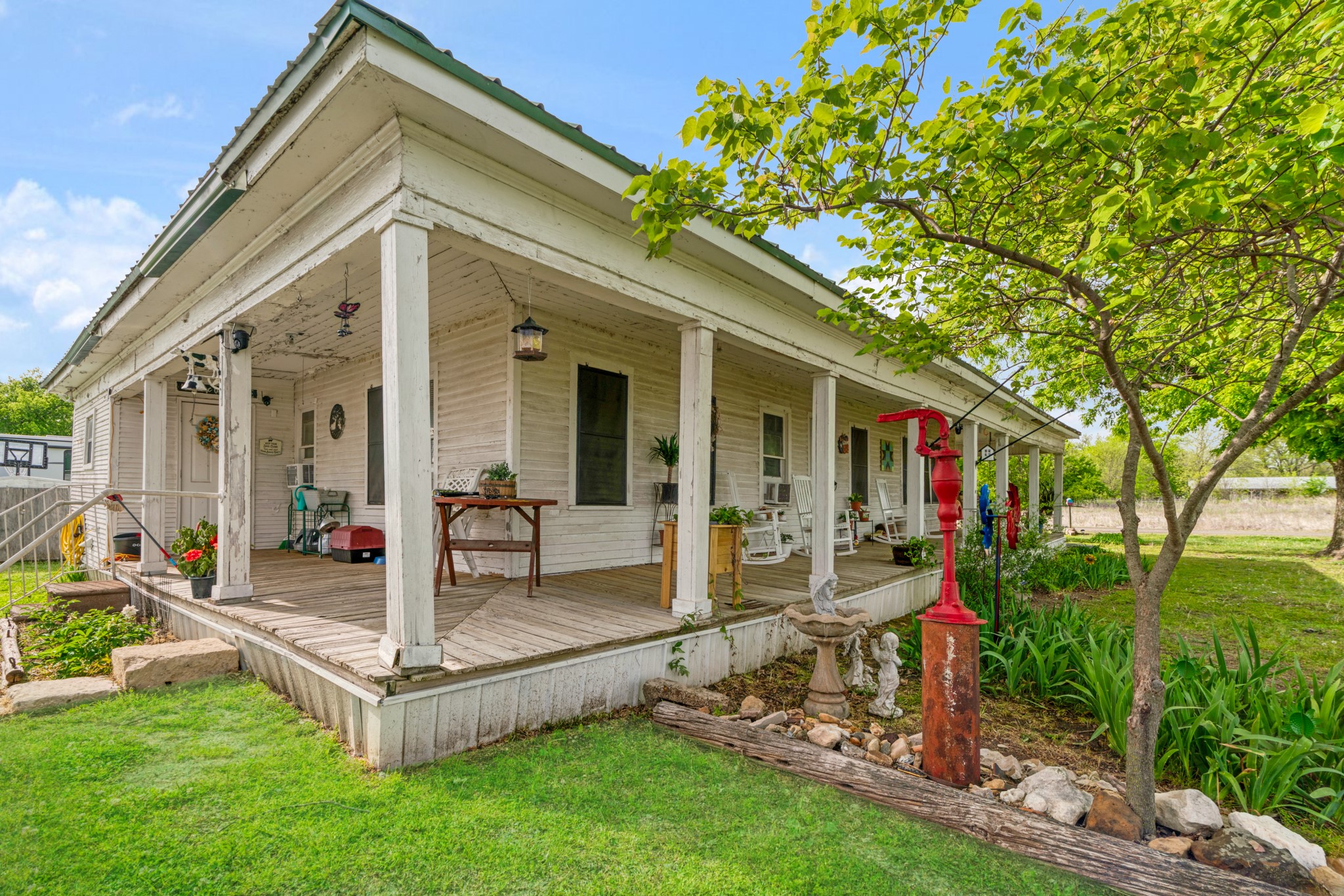 25099 Farm Road 137 Petty TX 75470