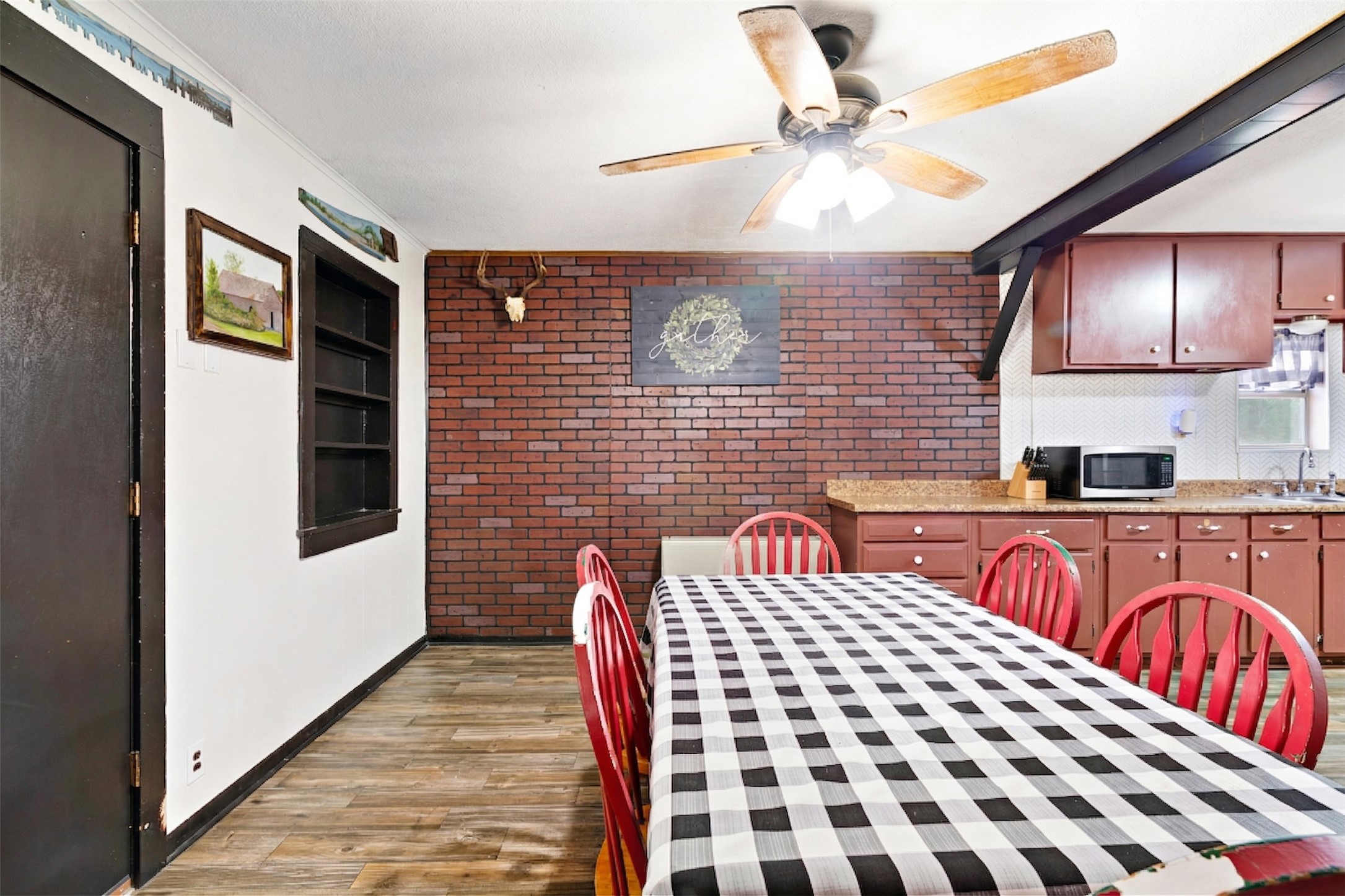25099 Farm Road 137 Petty TX 75470