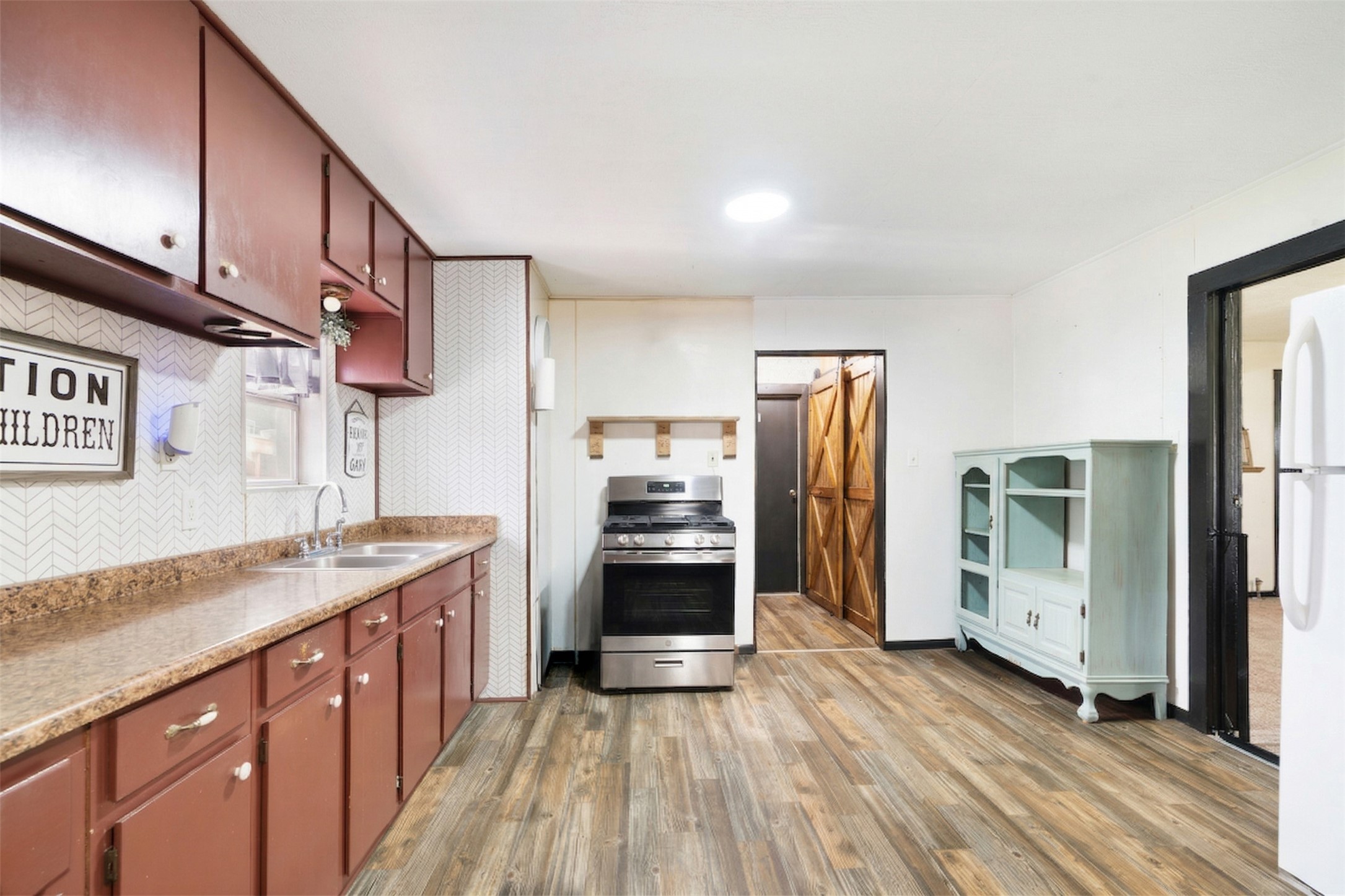 25099 Farm Road 137 Petty TX 75470