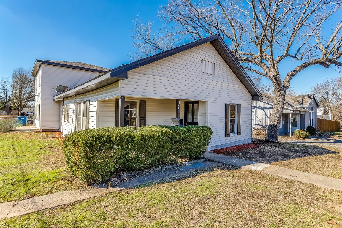 1601 N Preston Street Ennis TX 75119