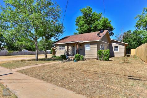 607 Fannin Street Winters TX 79567