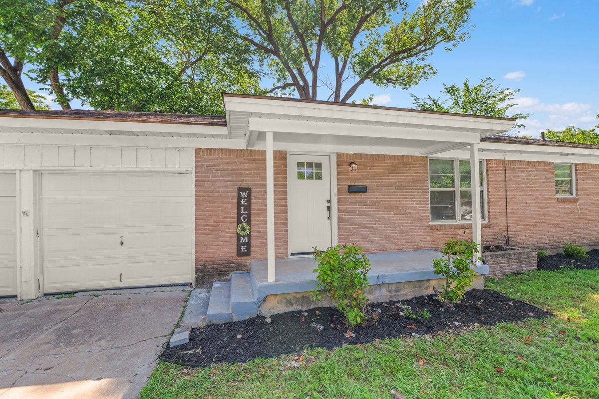 2816 Rosebud Lane Richland Hills TX 76118